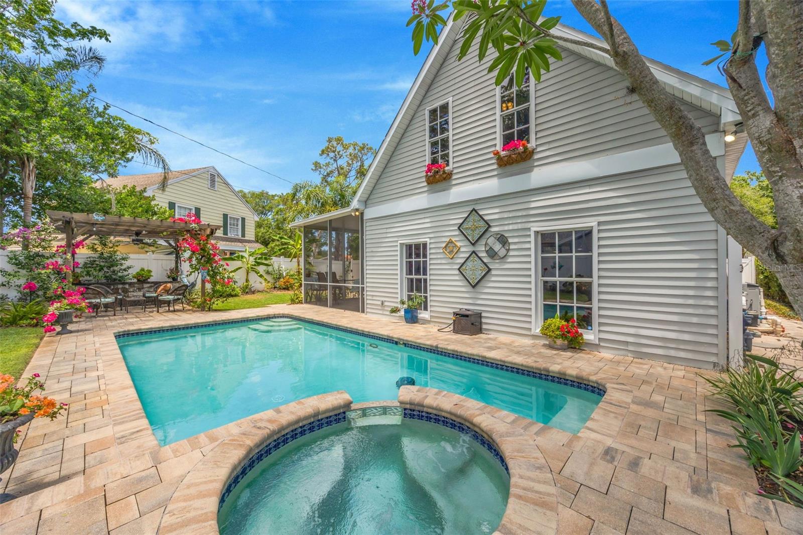 852 35TH AVE N, ST PETERSBURG, FL, 33704