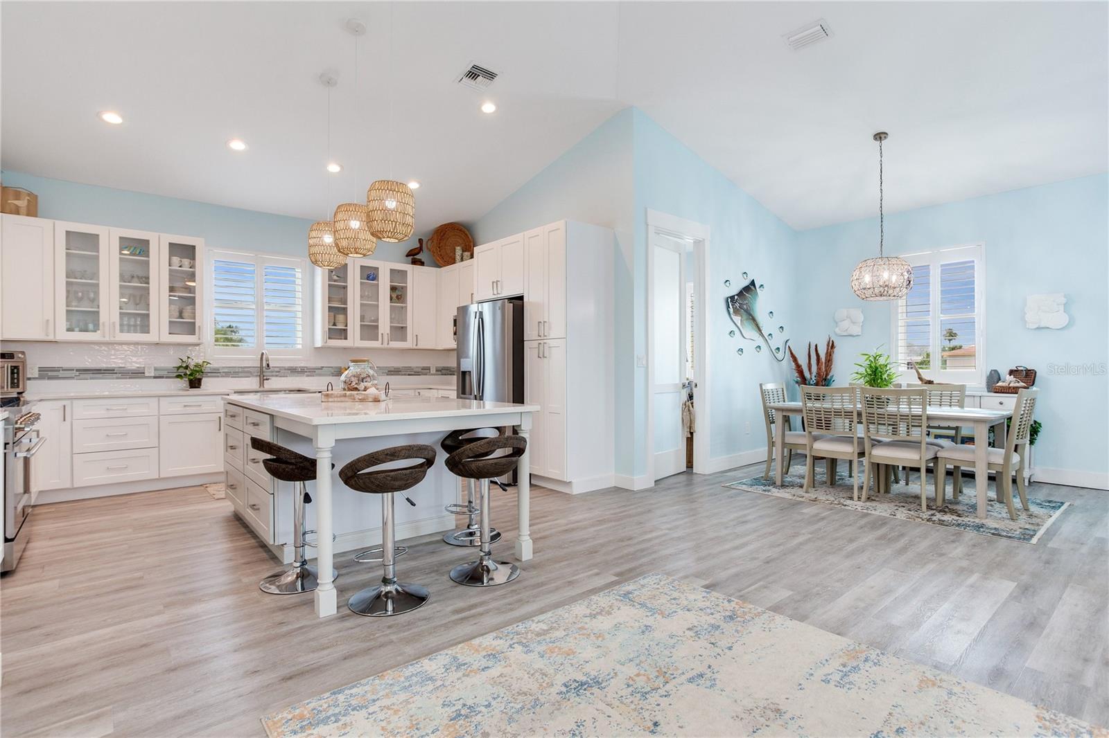 15808 REDINGTON DR, REDINGTON BEACH, FL, 33708