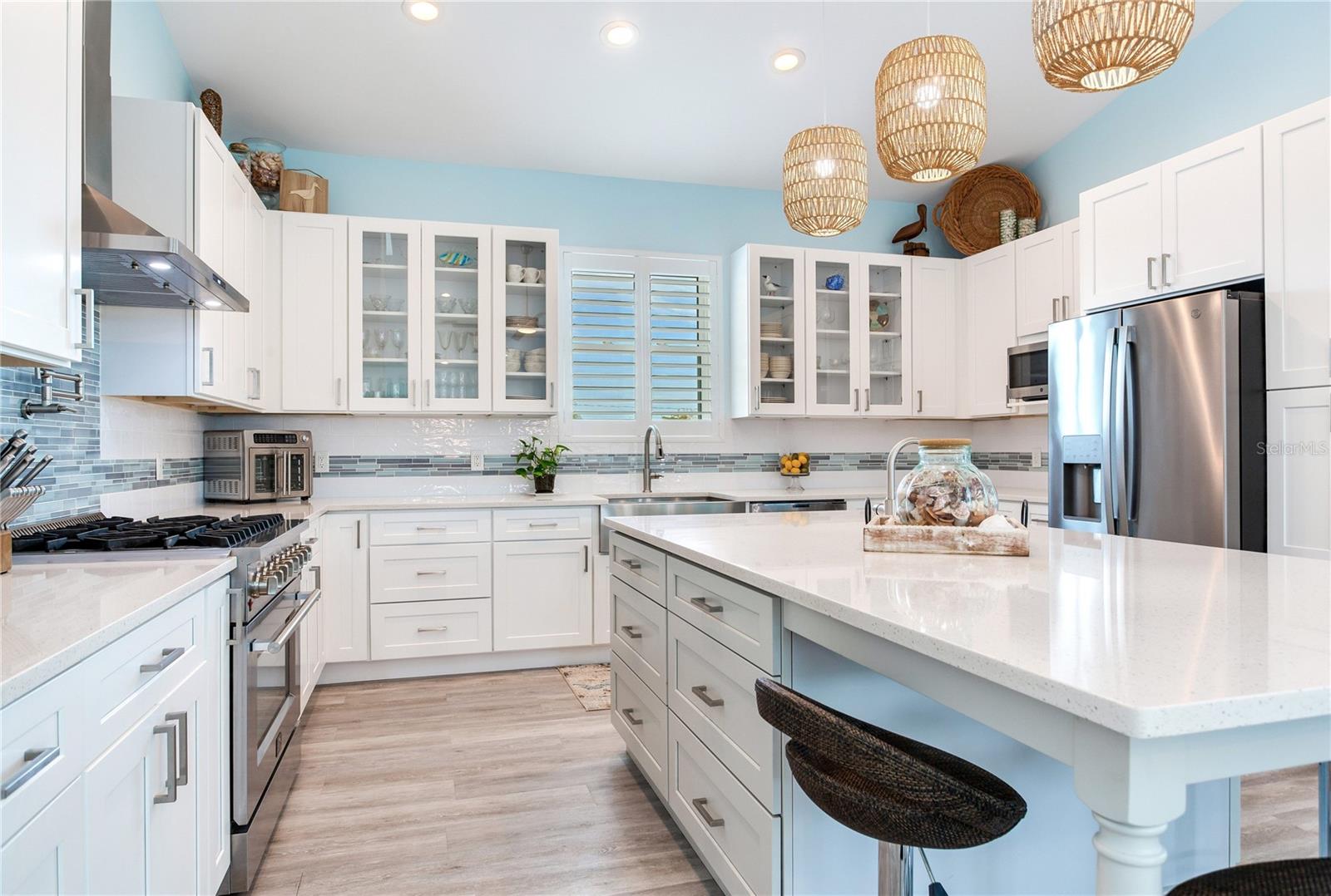 15808 REDINGTON DR, REDINGTON BEACH, FL, 33708