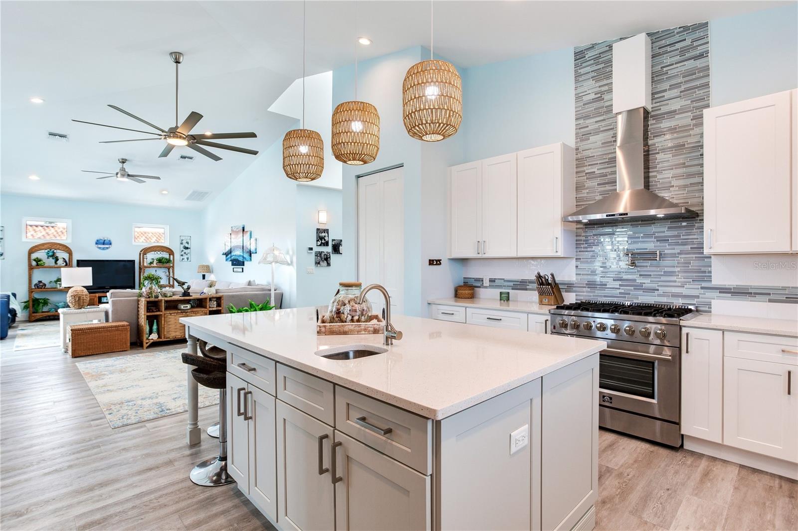 15808 REDINGTON DR, REDINGTON BEACH, FL, 33708