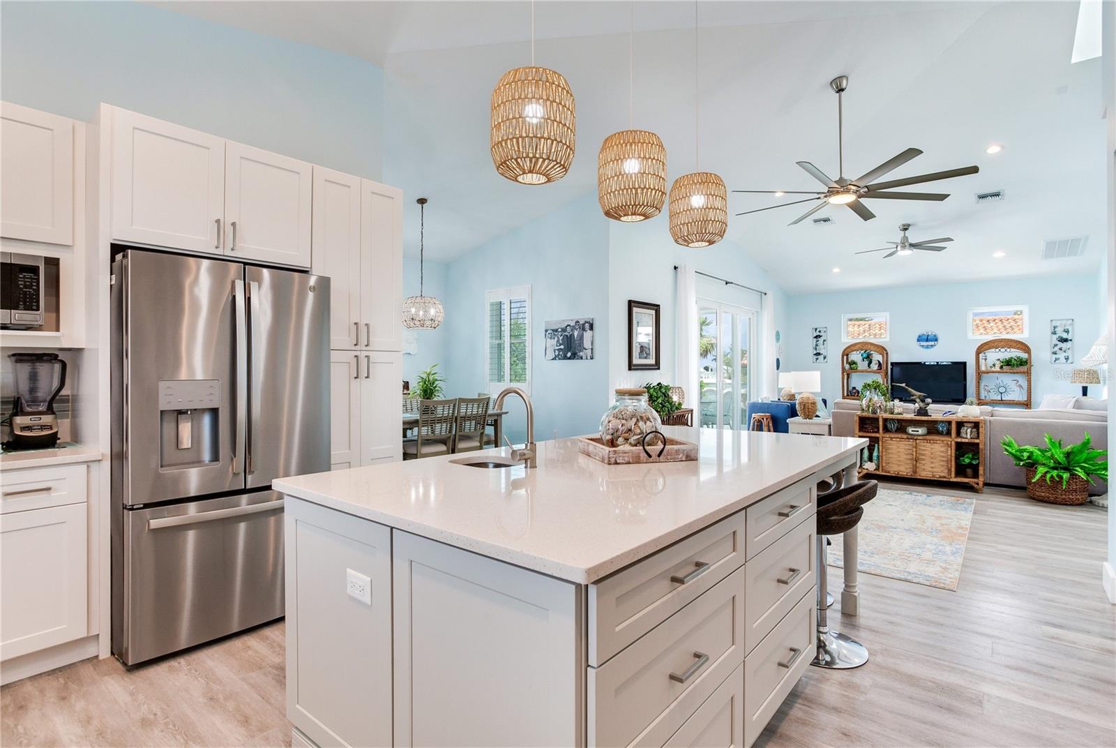 15808 REDINGTON DR, REDINGTON BEACH, FL, 33708