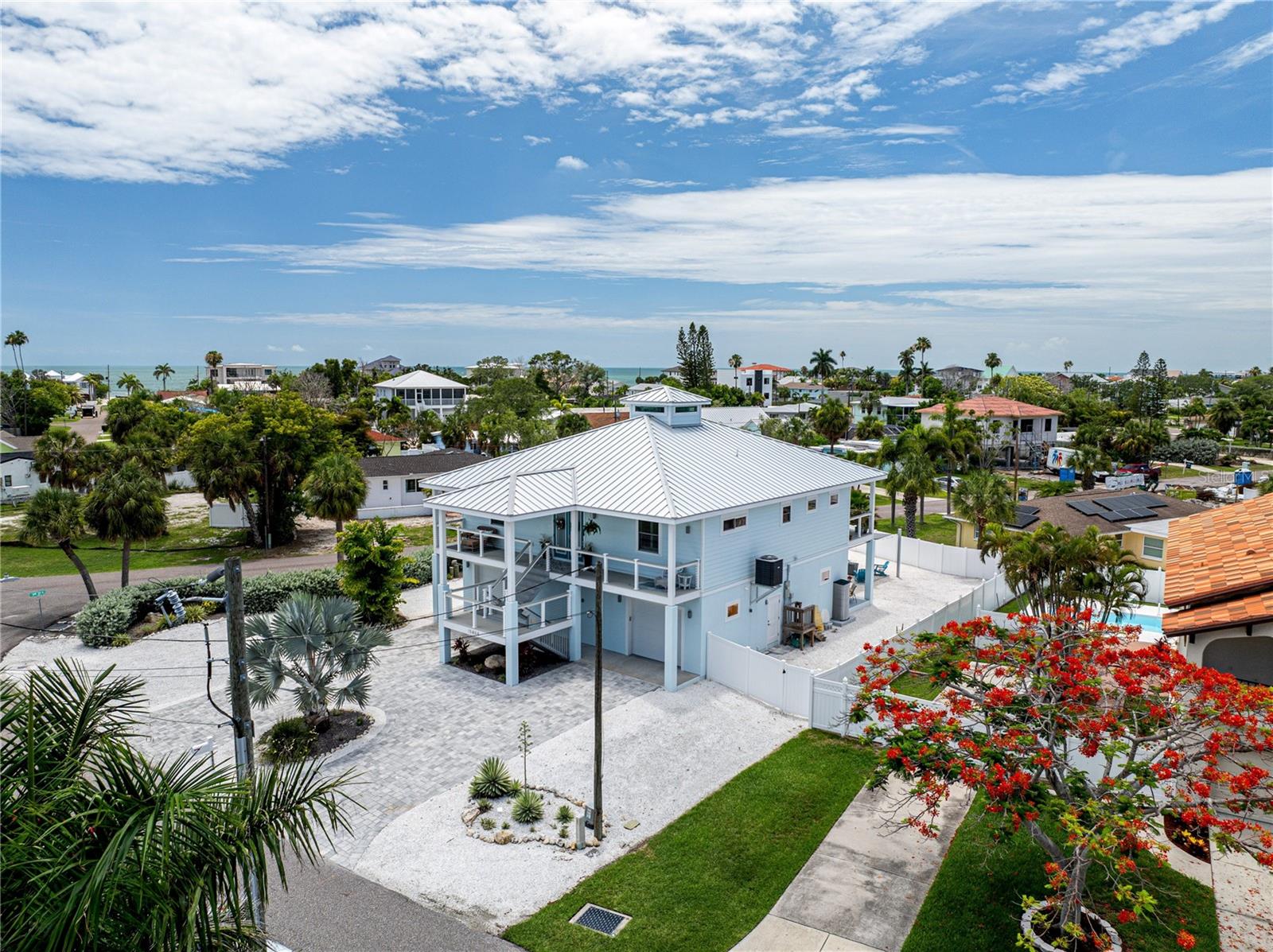 15808 REDINGTON DR, REDINGTON BEACH, FL, 33708