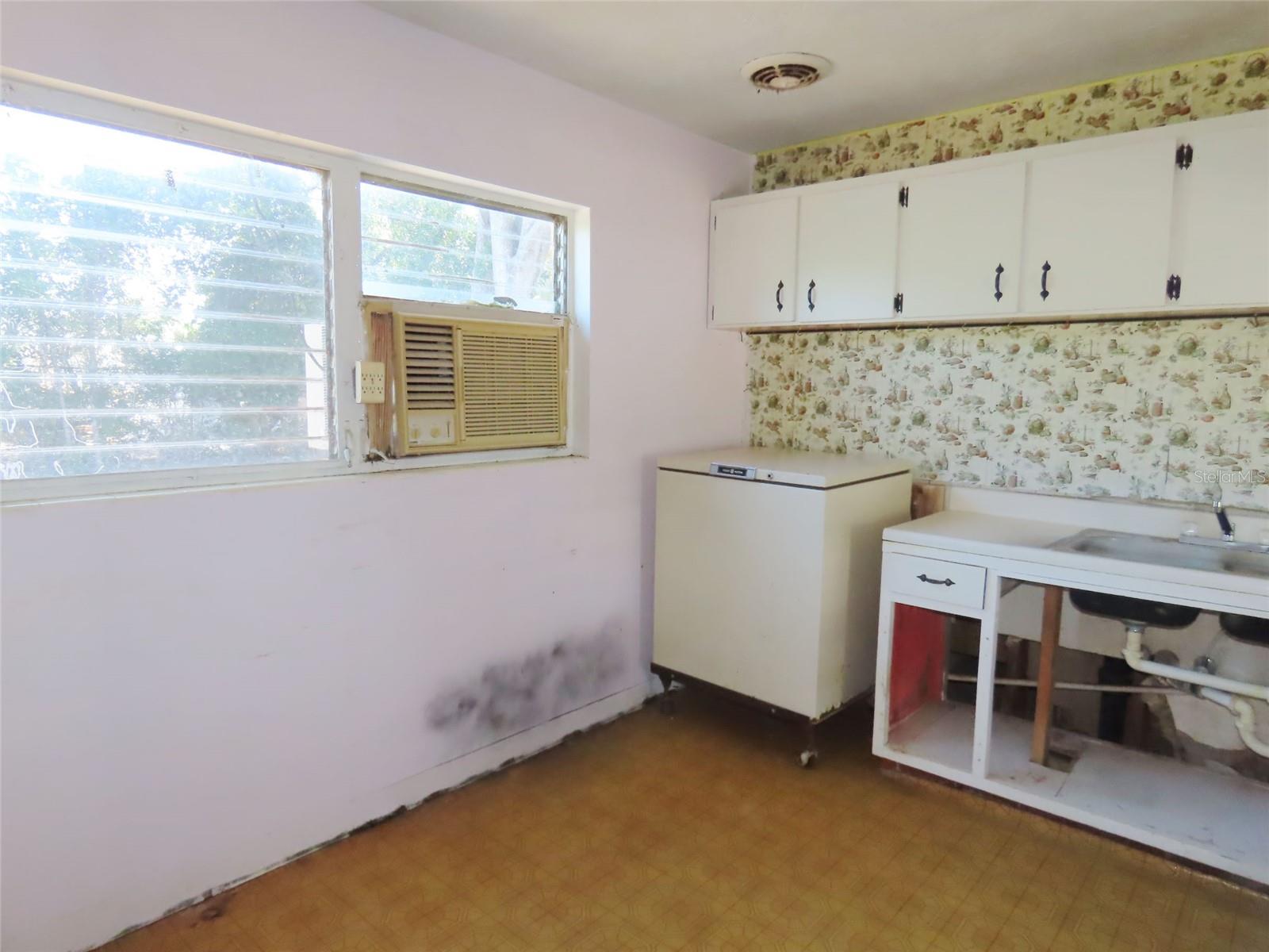 3911 W LEILA AVE, TAMPA, FL, 33616