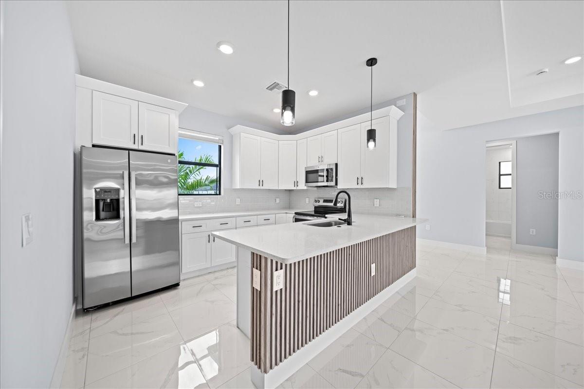 224 CHIQUITA BLVD N, CAPE CORAL, FL, 33993