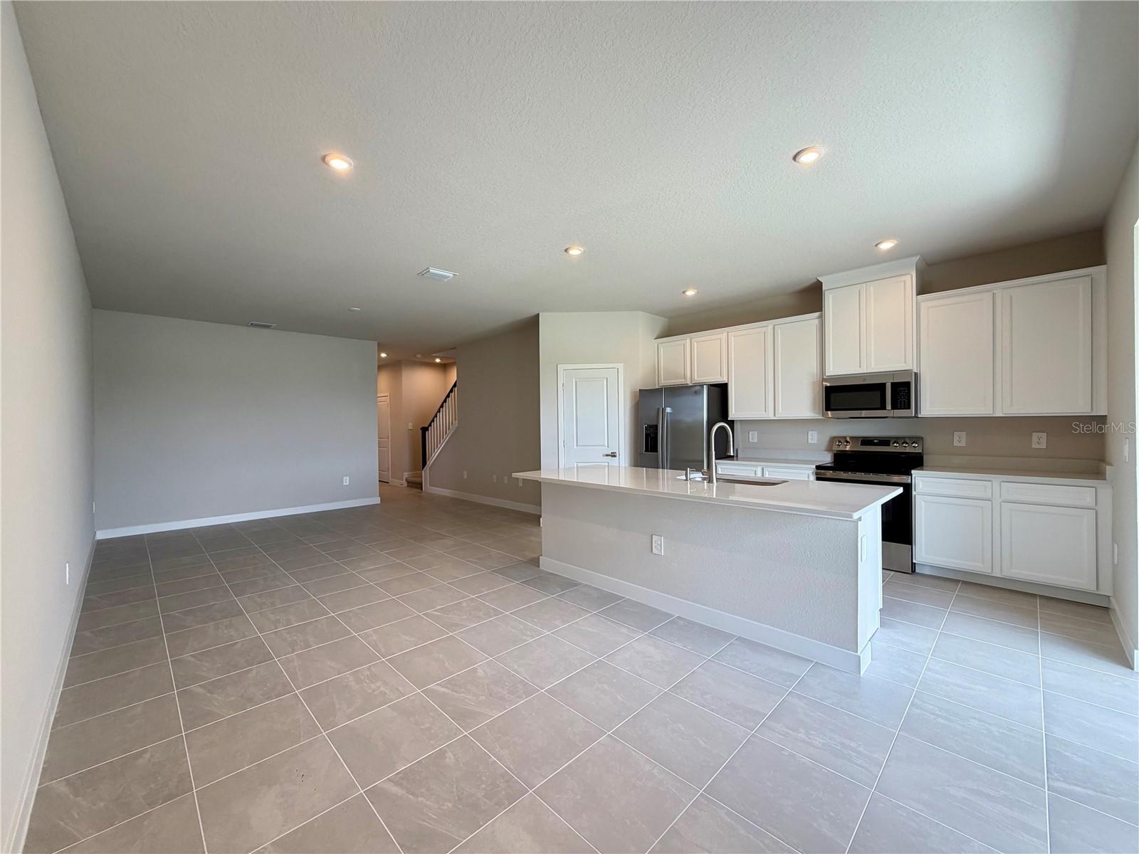 12326 AMBER CREEK CIRCLE, LAKEWOOD RANCH, FL, 34211