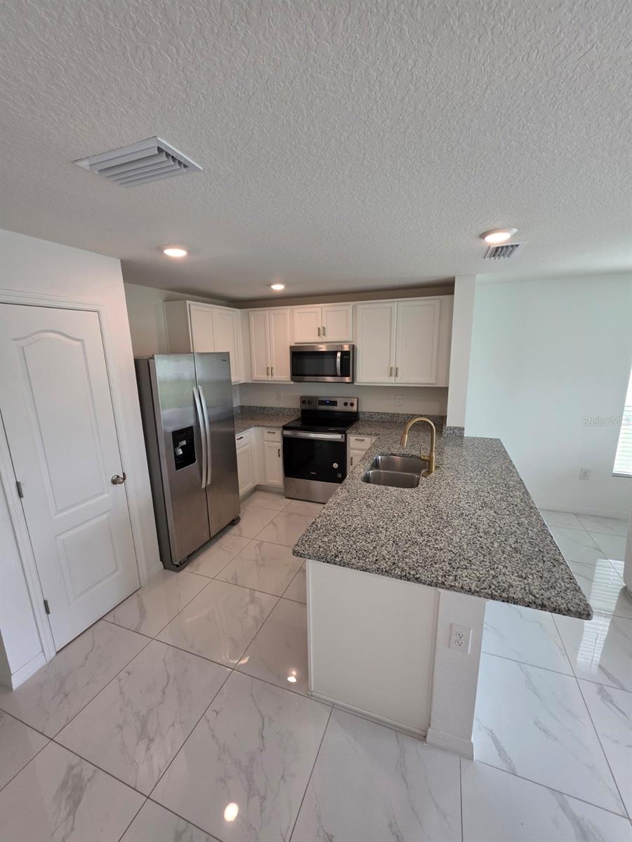 6606 LEO LN, HARMONY, FL, 34773