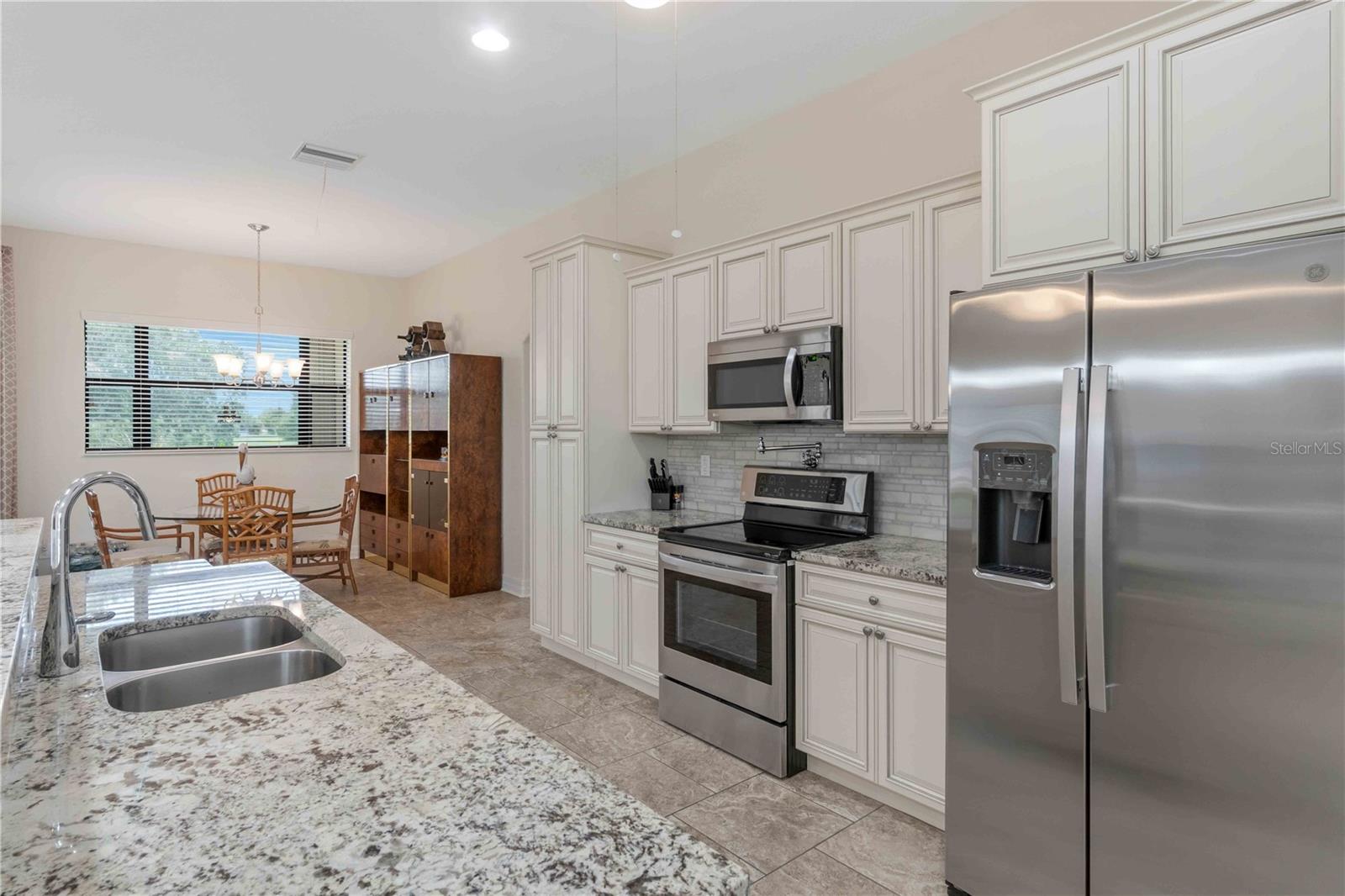 1275 BLUE LAKE CIR, PUNTA GORDA, FL, 33983