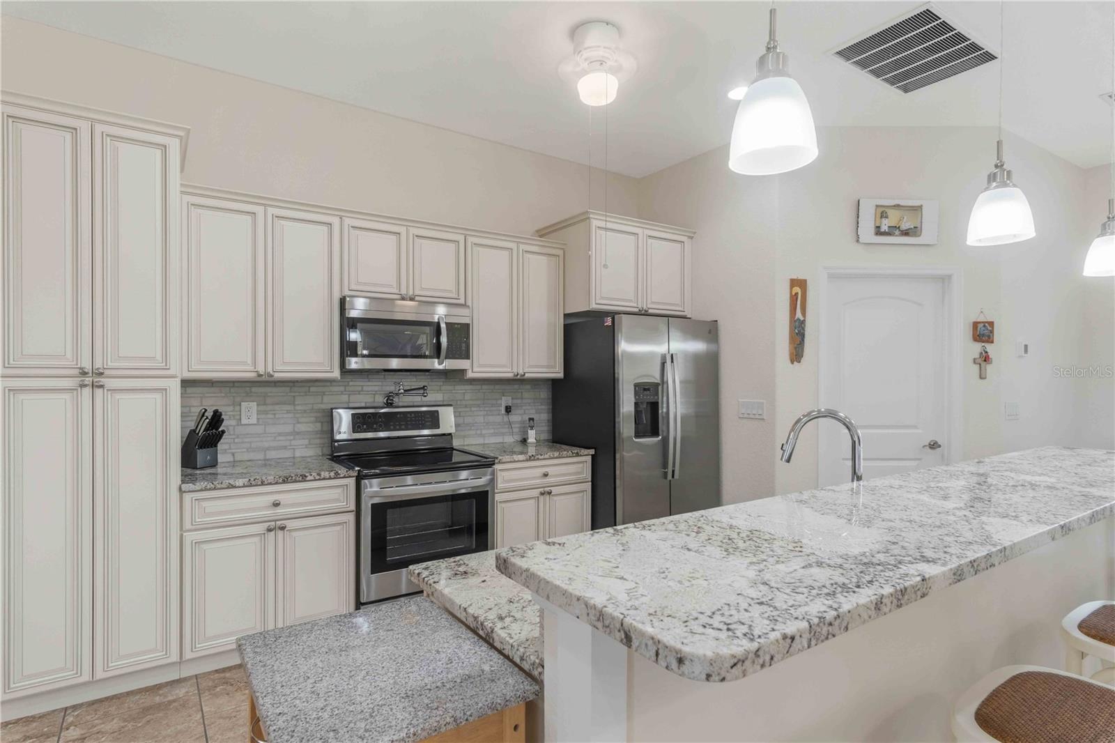 1275 BLUE LAKE CIR, PUNTA GORDA, FL, 33983