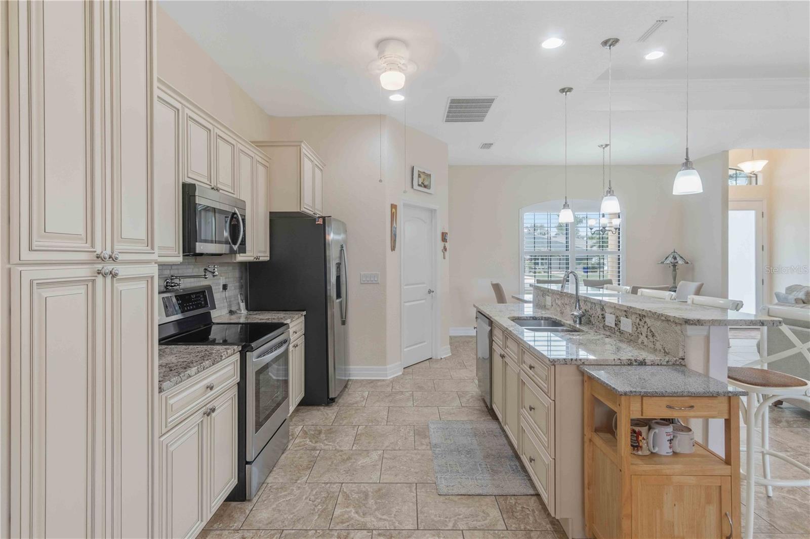 1275 BLUE LAKE CIR, PUNTA GORDA, FL, 33983