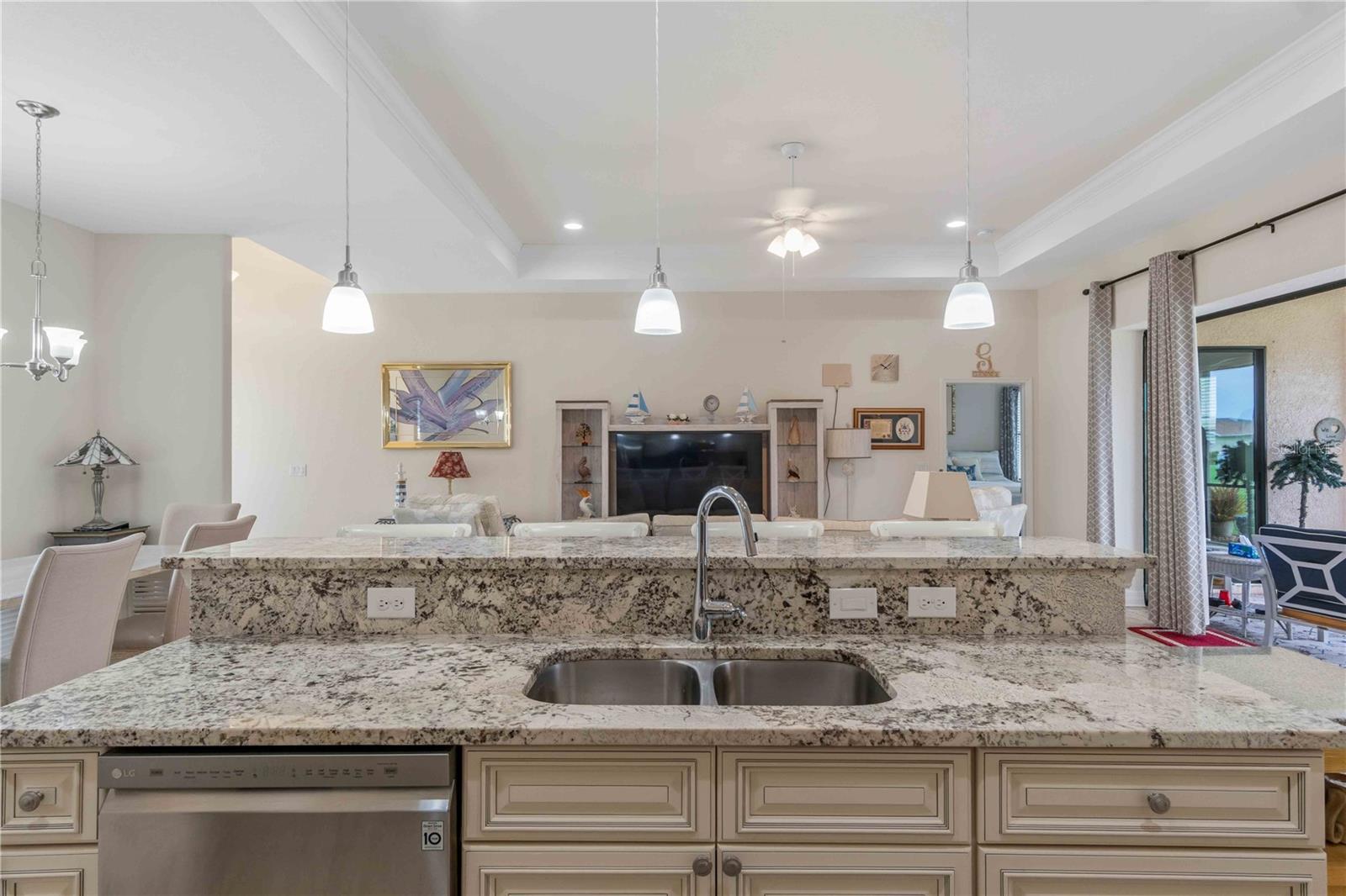 1275 BLUE LAKE CIR, PUNTA GORDA, FL, 33983