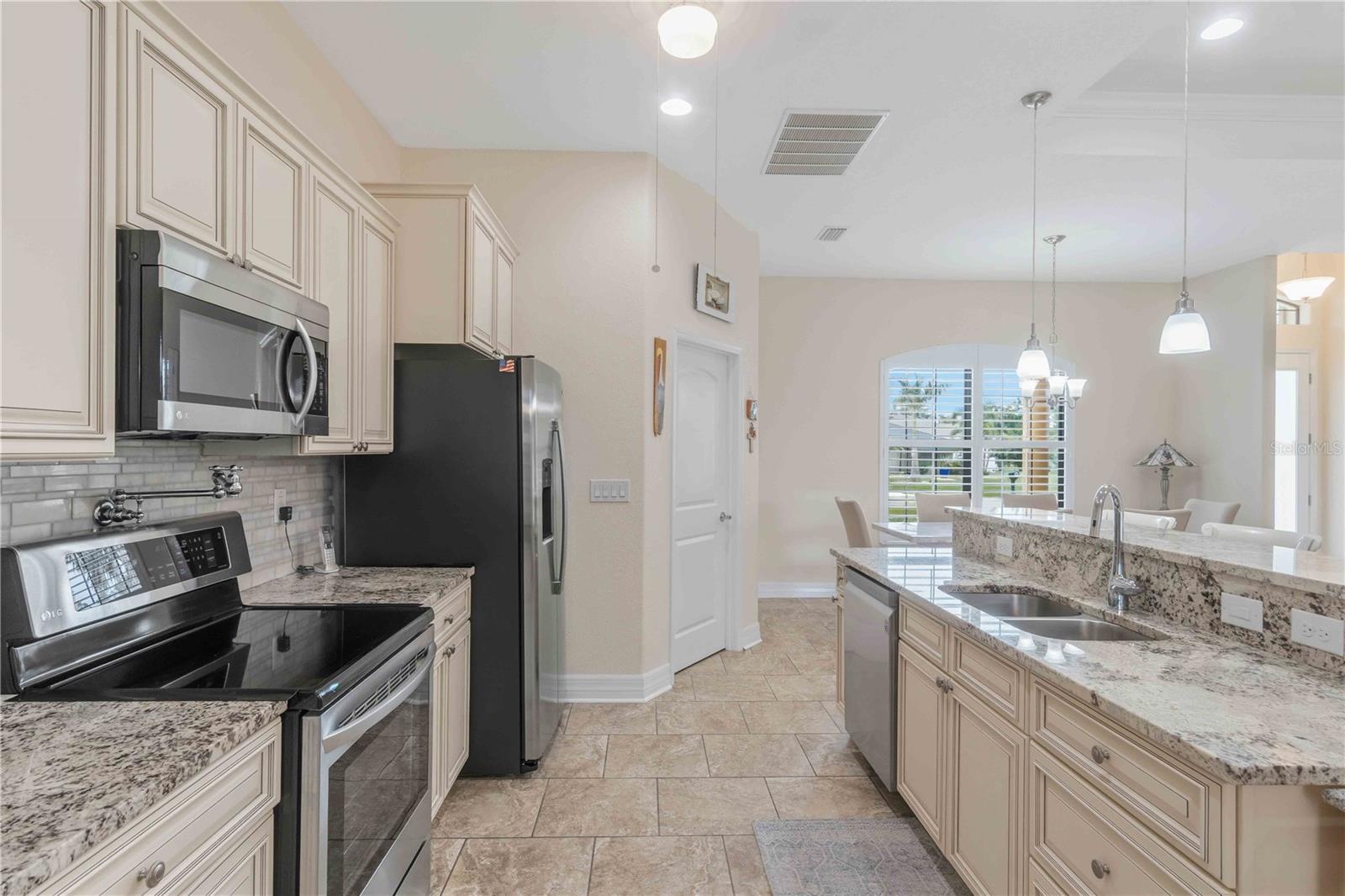 1275 BLUE LAKE CIR, PUNTA GORDA, FL, 33983