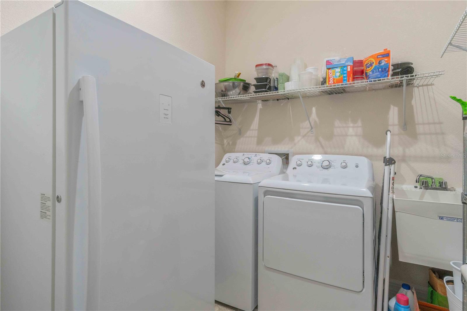 1275 BLUE LAKE CIR, PUNTA GORDA, FL, 33983