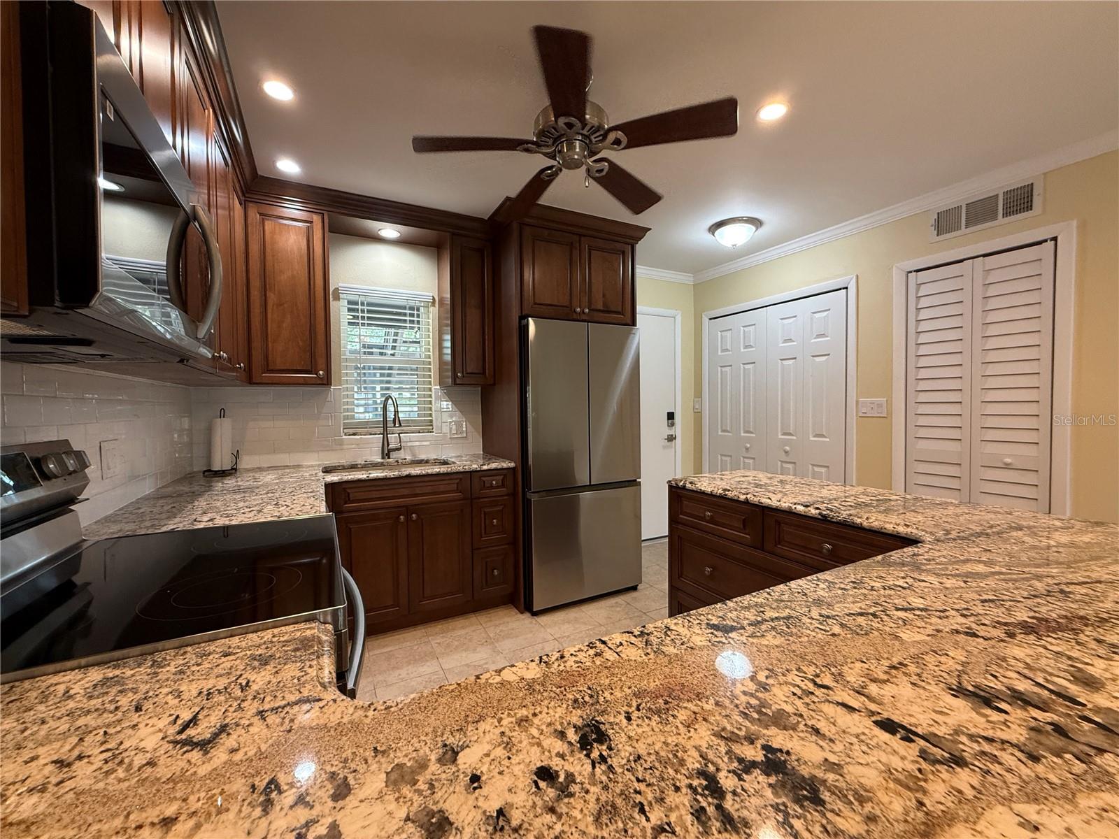 4533 MARINE PKWY #101, NEW PORT RICHEY, FL, 34652