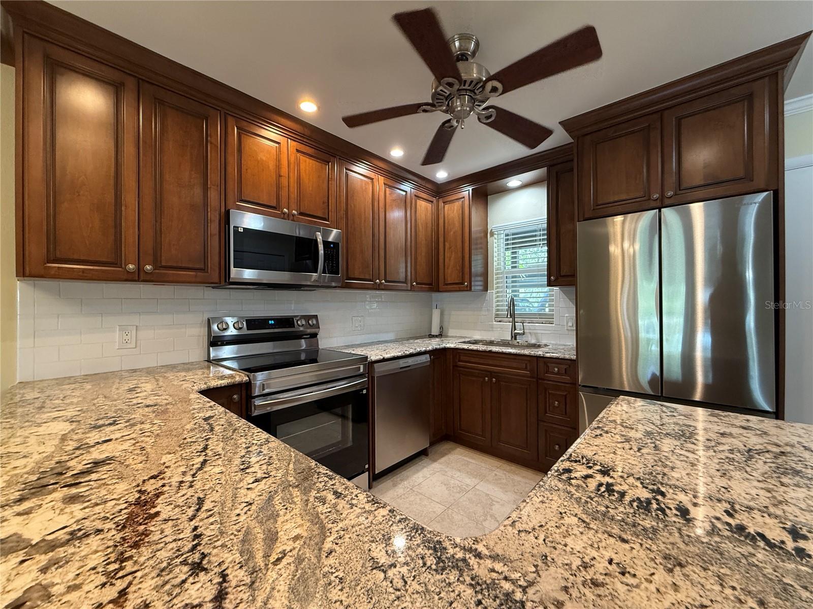4533 MARINE PKWY #101, NEW PORT RICHEY, FL, 34652
