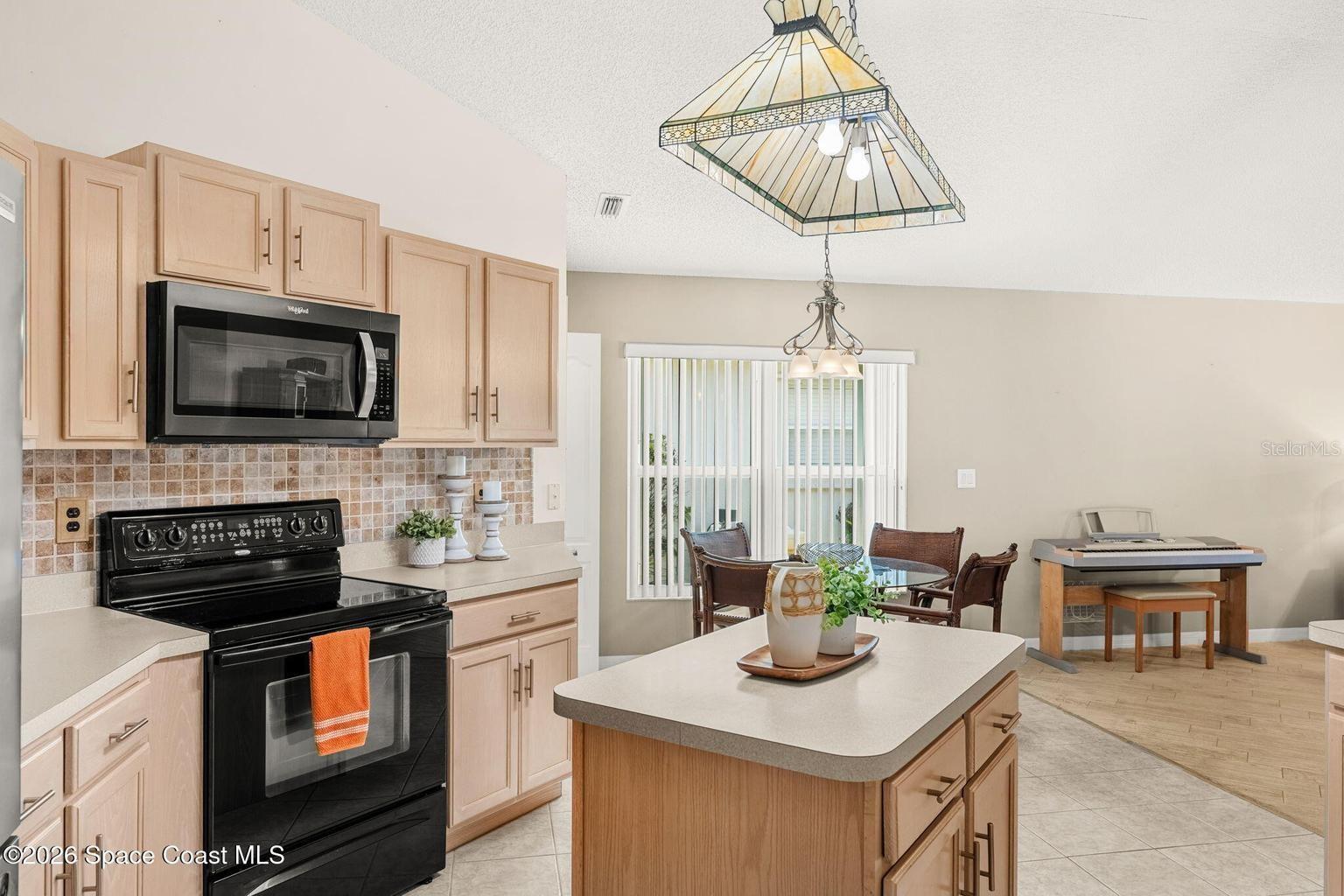 992 SHAW CIR, MELBOURNE, FL, 32940