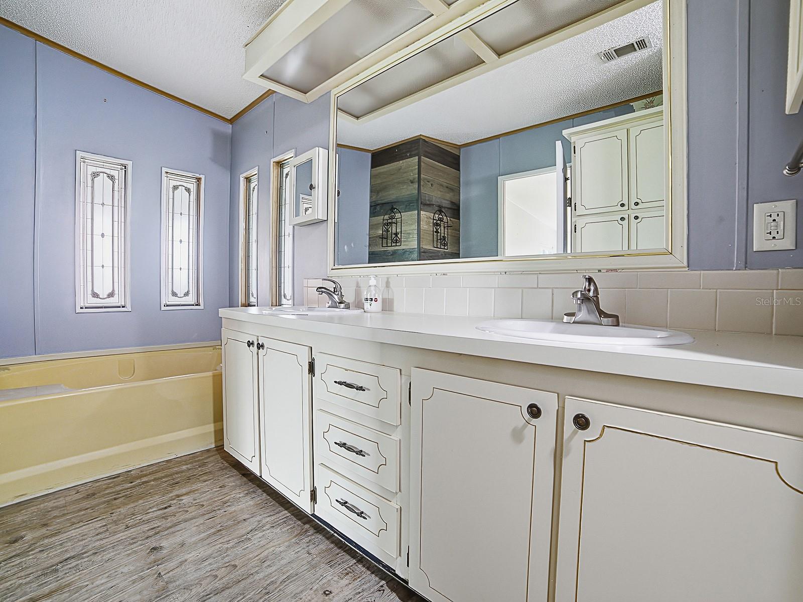 25035 BELLEVUE, LEESBURG, FL, 34748