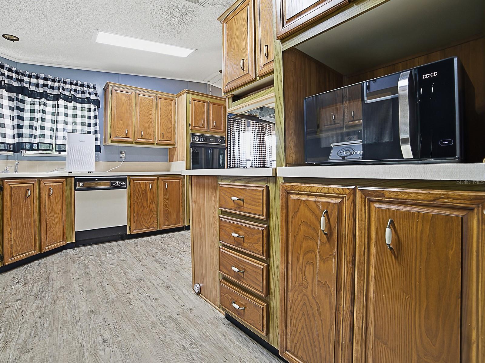 25035 BELLEVUE, LEESBURG, FL, 34748