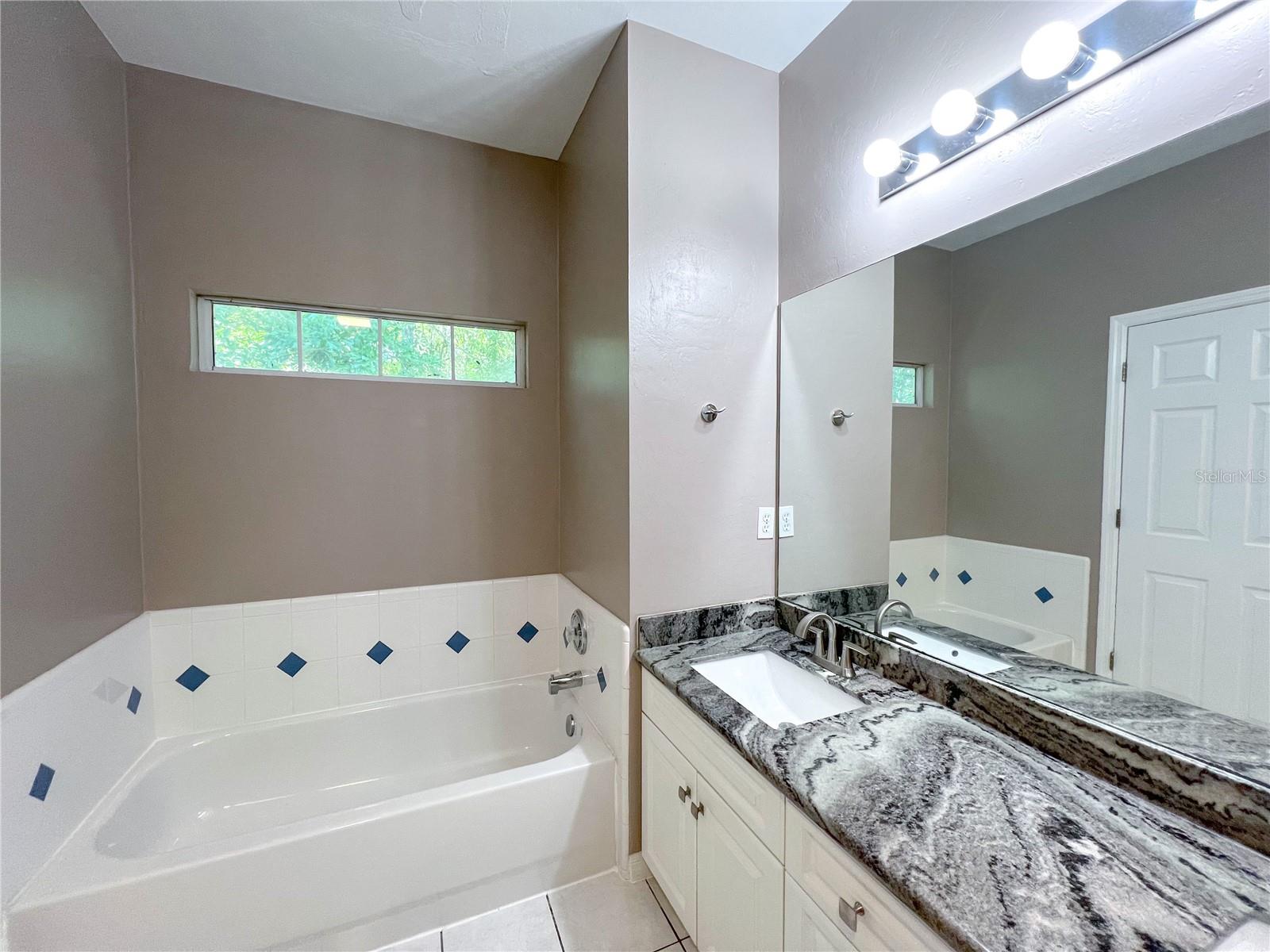 4933 NW 1ST PL #110, GAINESVILLE, FL, 32607