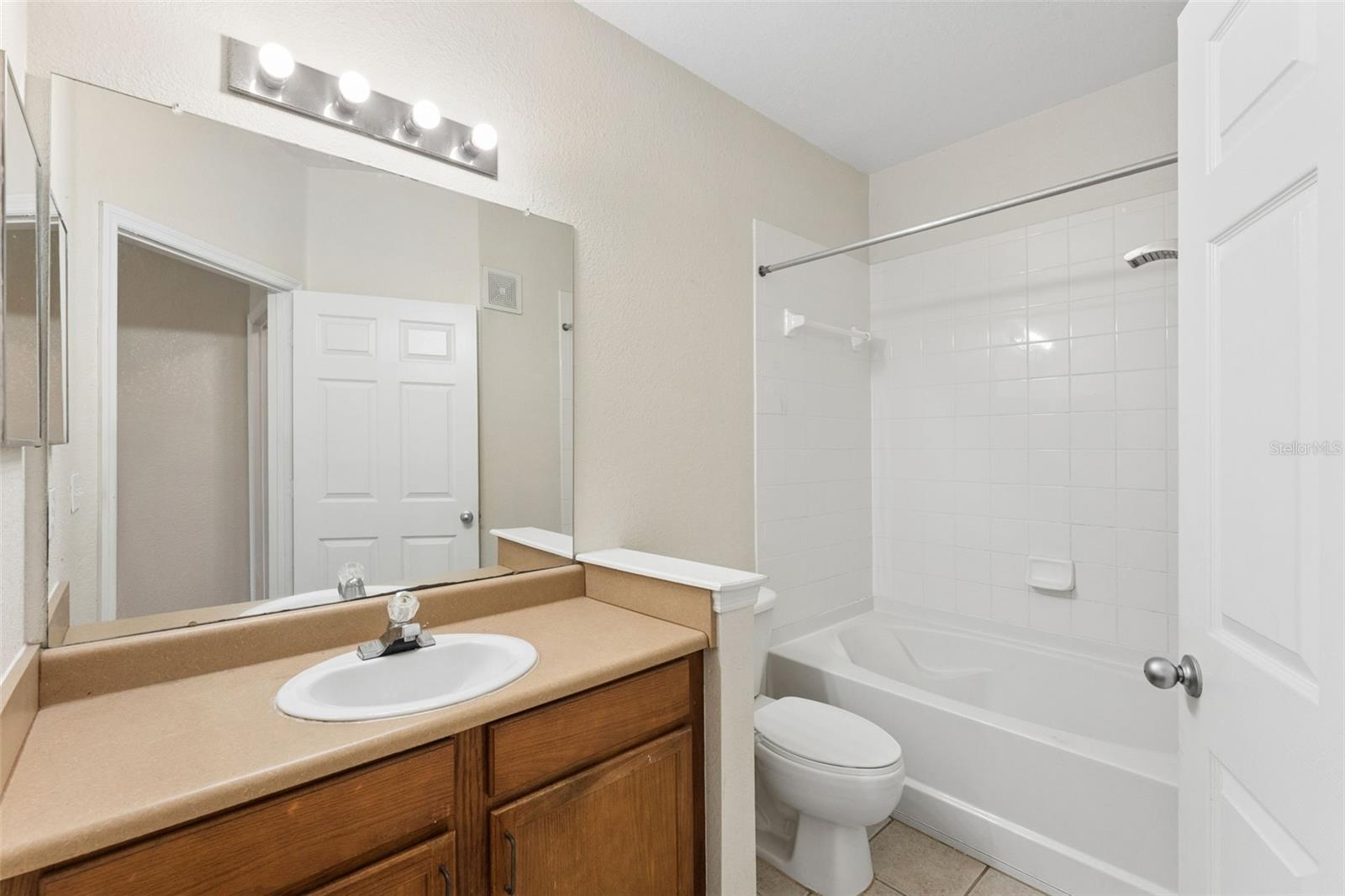8136 CLAIRE ANN DR #207, ORLANDO, FL, 32825