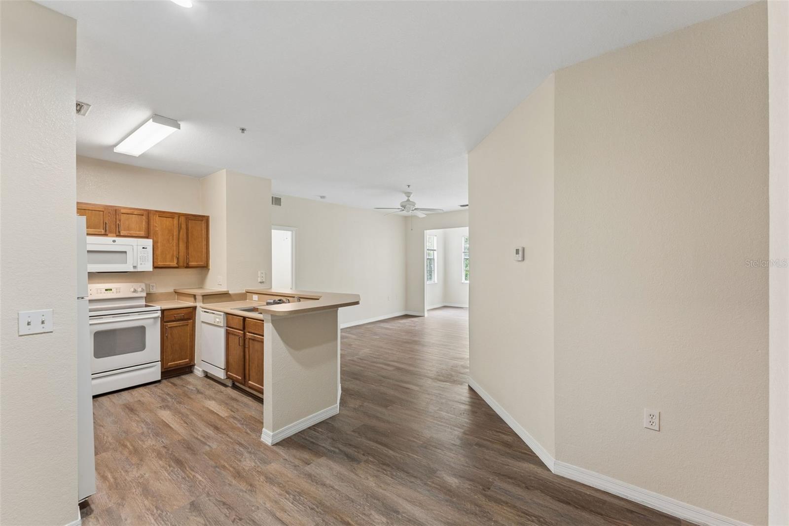 8136 CLAIRE ANN DR #207, ORLANDO, FL, 32825