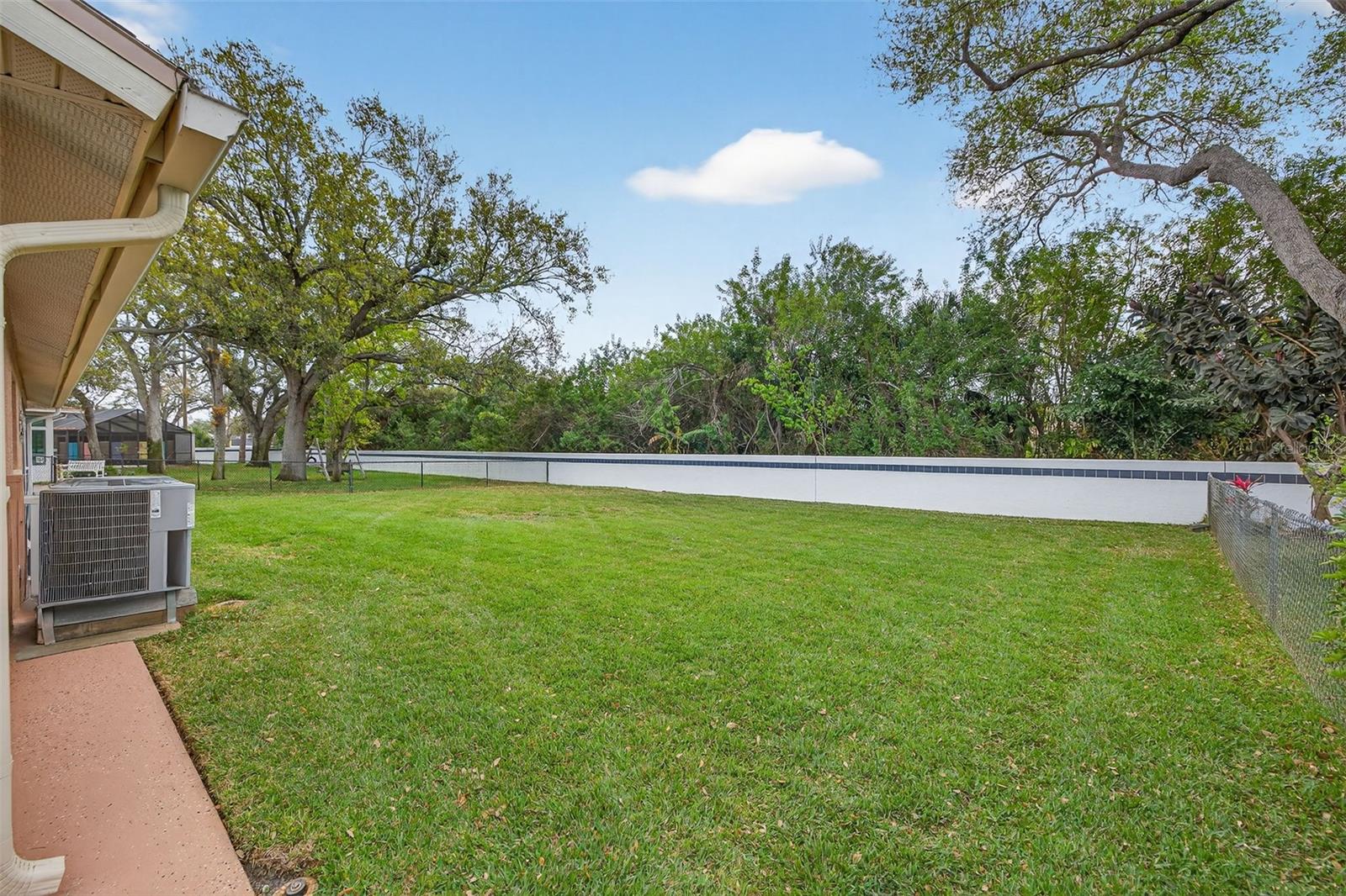 1700 GLEN LAKES BLVD N, ST PETERSBURG, FL, 33702