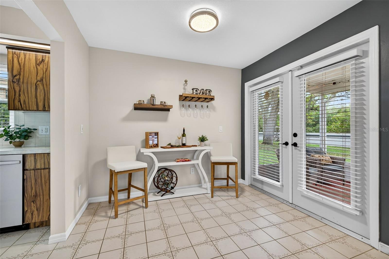 1700 GLEN LAKES BLVD N, ST PETERSBURG, FL, 33702