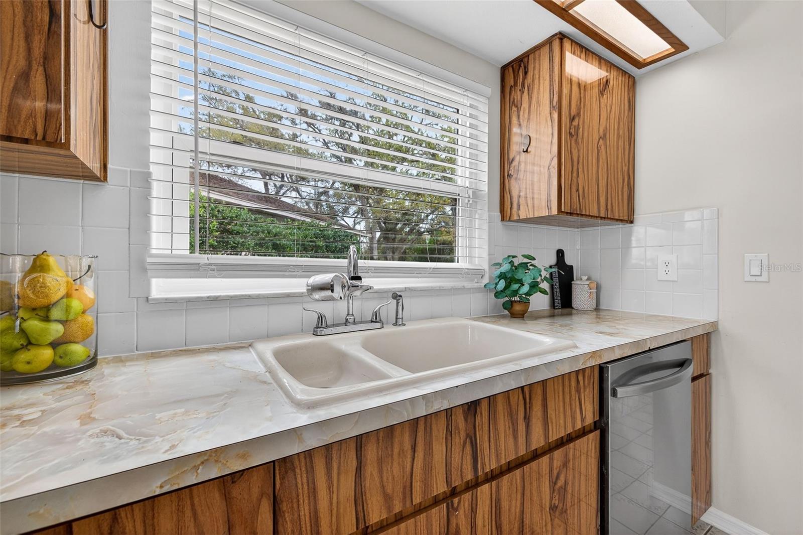 1700 GLEN LAKES BLVD N, ST PETERSBURG, FL, 33702