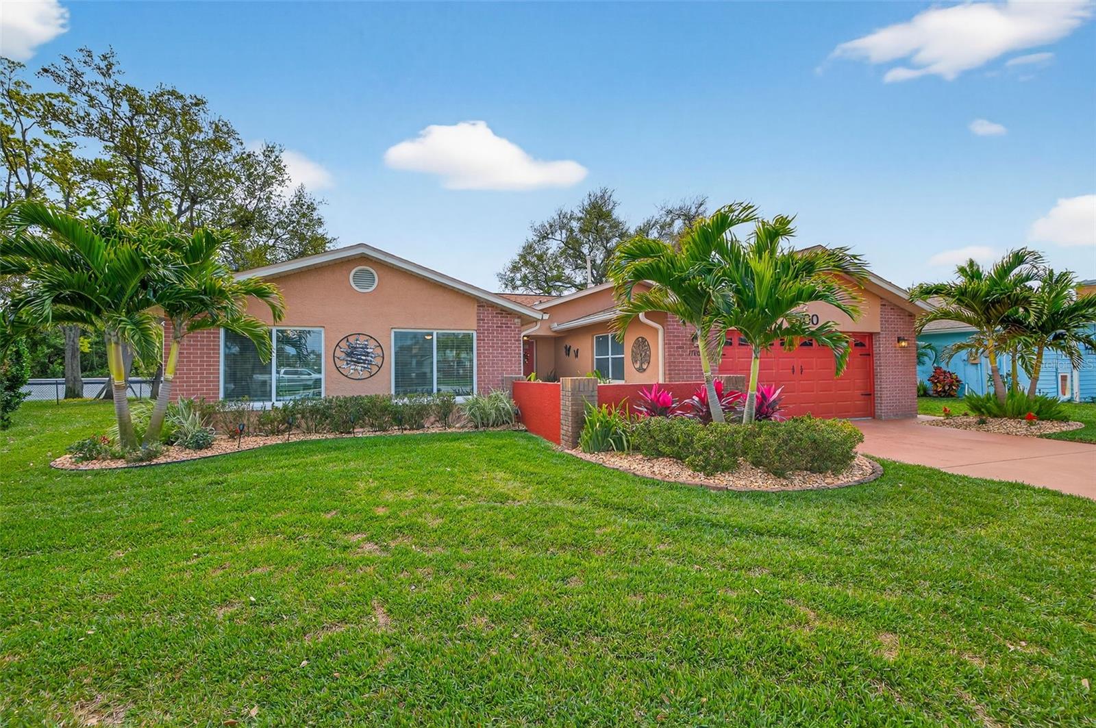 1700 GLEN LAKES BLVD N, ST PETERSBURG, FL, 33702