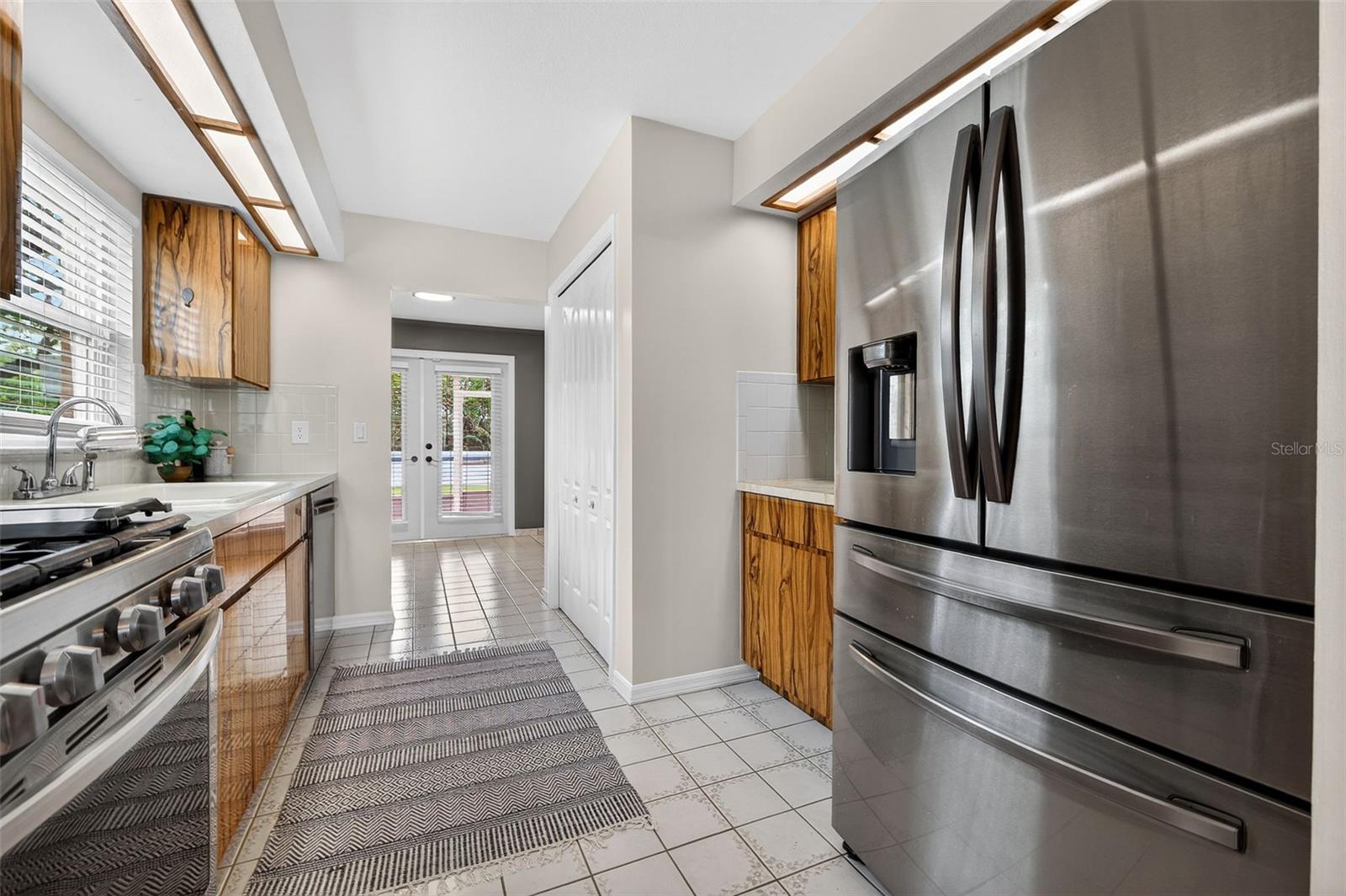1700 GLEN LAKES BLVD N, ST PETERSBURG, FL, 33702