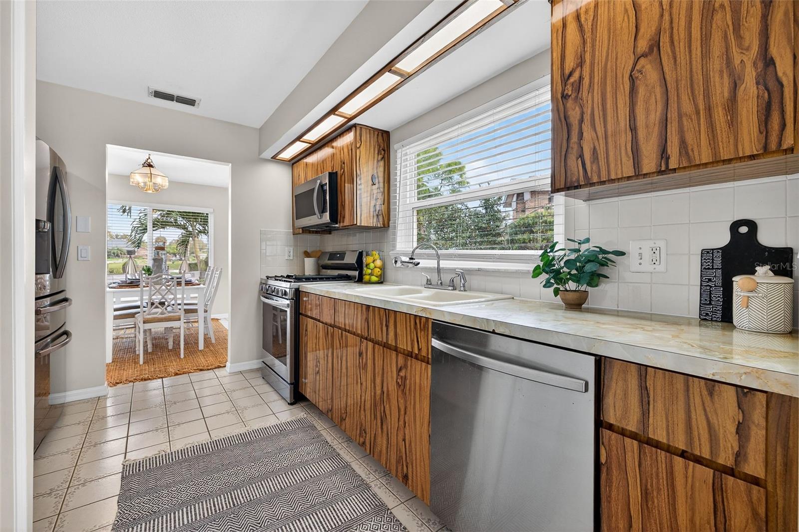 1700 GLEN LAKES BLVD N, ST PETERSBURG, FL, 33702