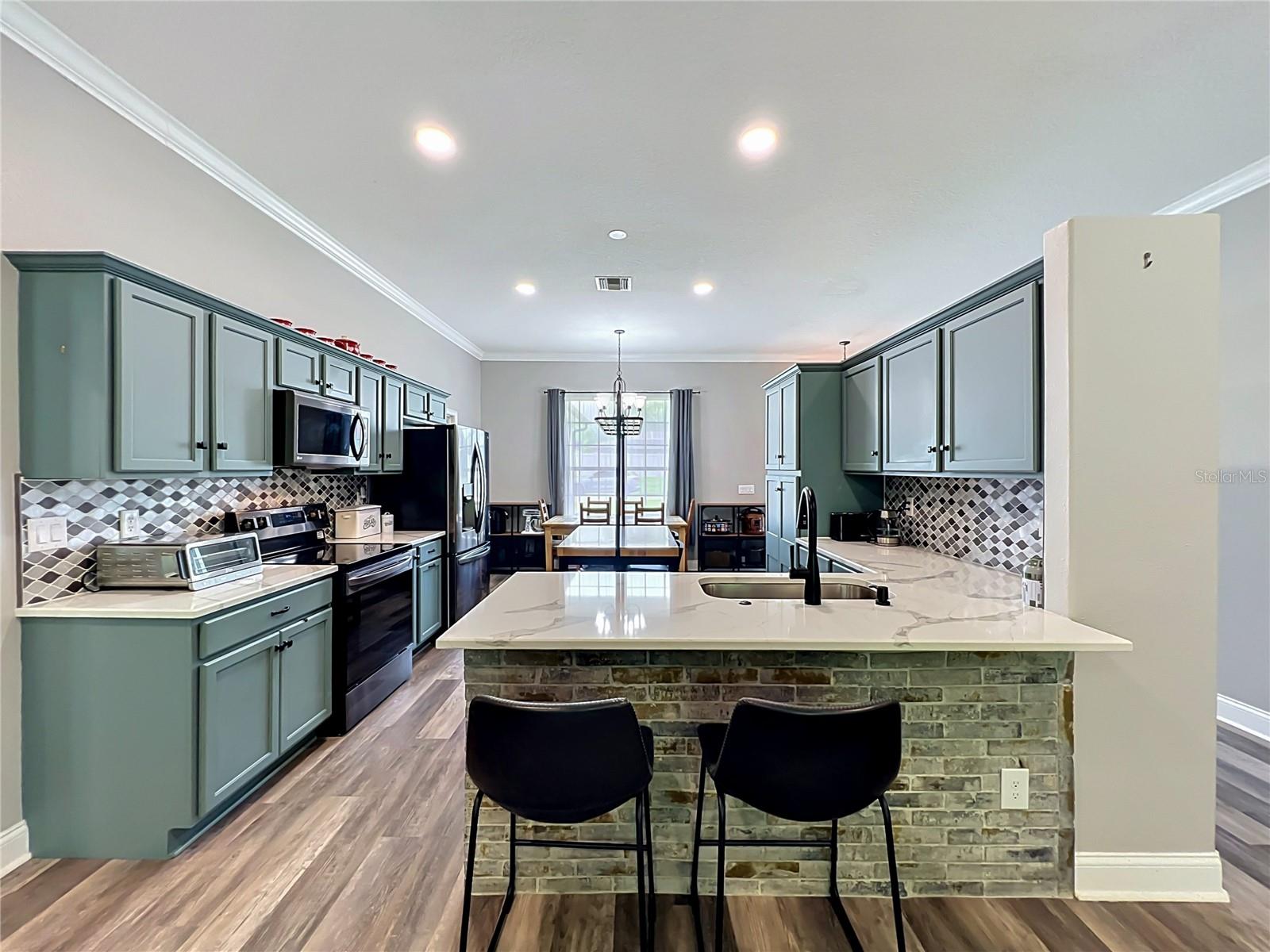 300 E GENEVA ST, OCOEE, FL, 34761