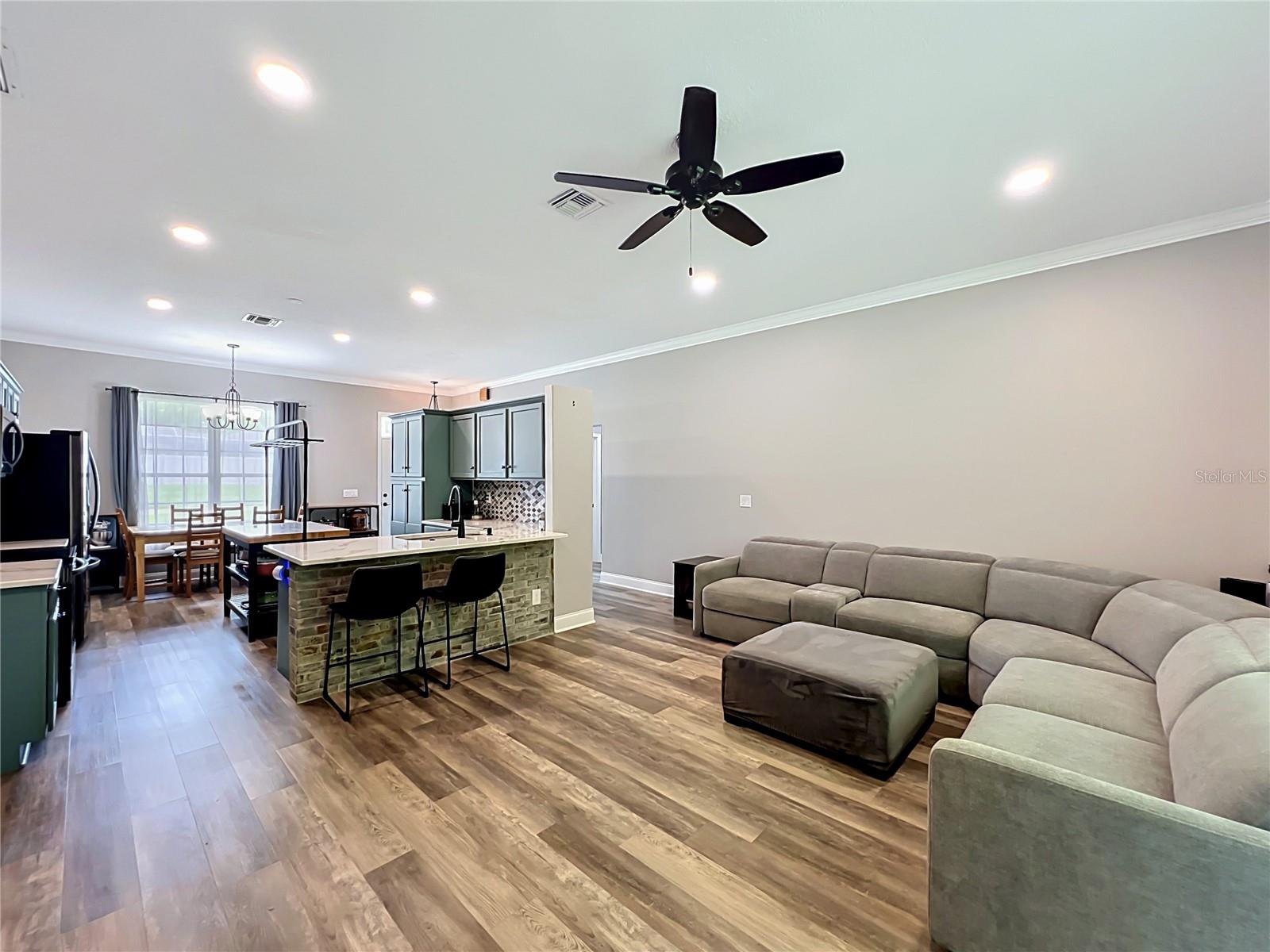 300 E GENEVA ST, OCOEE, FL, 34761