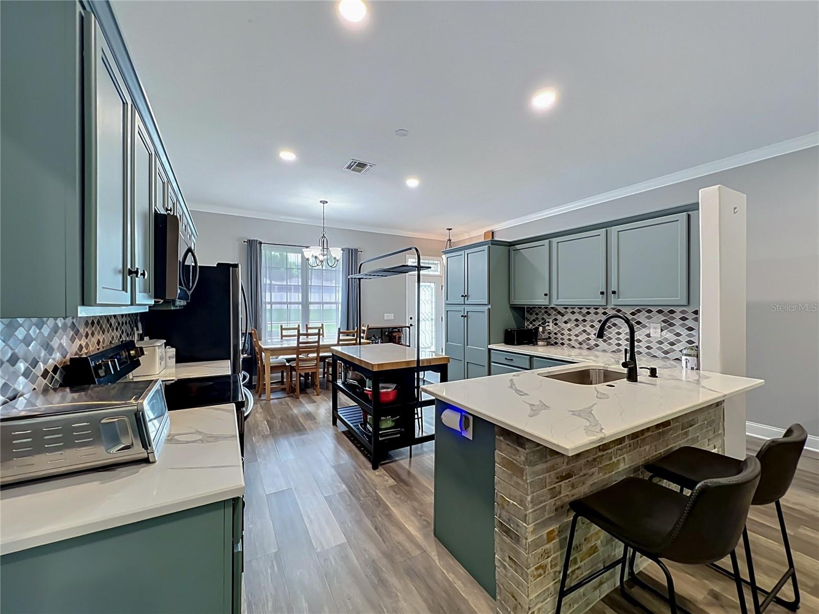 300 E GENEVA ST, OCOEE, FL, 34761