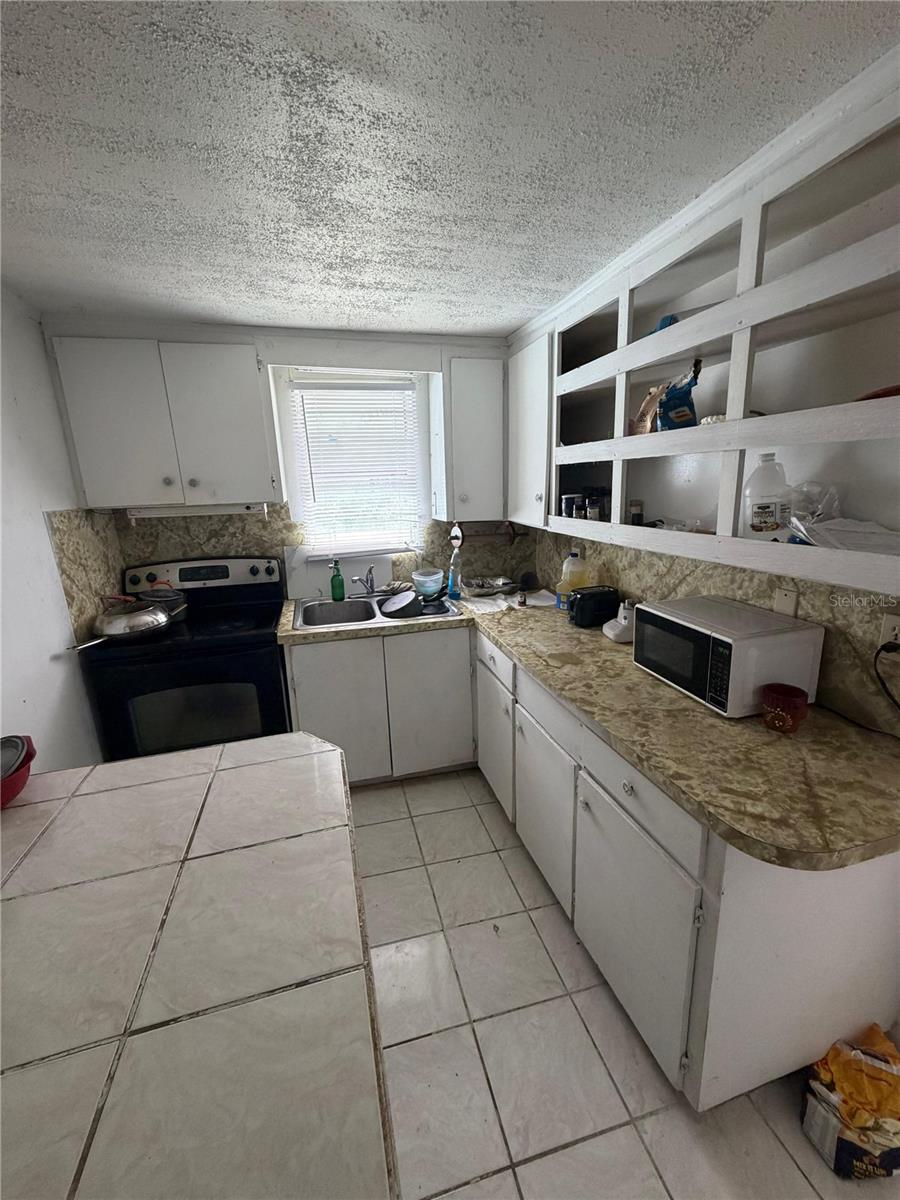 5011 GEIGER CEMETERY RD, ZEPHYRHILLS, FL, 33541
