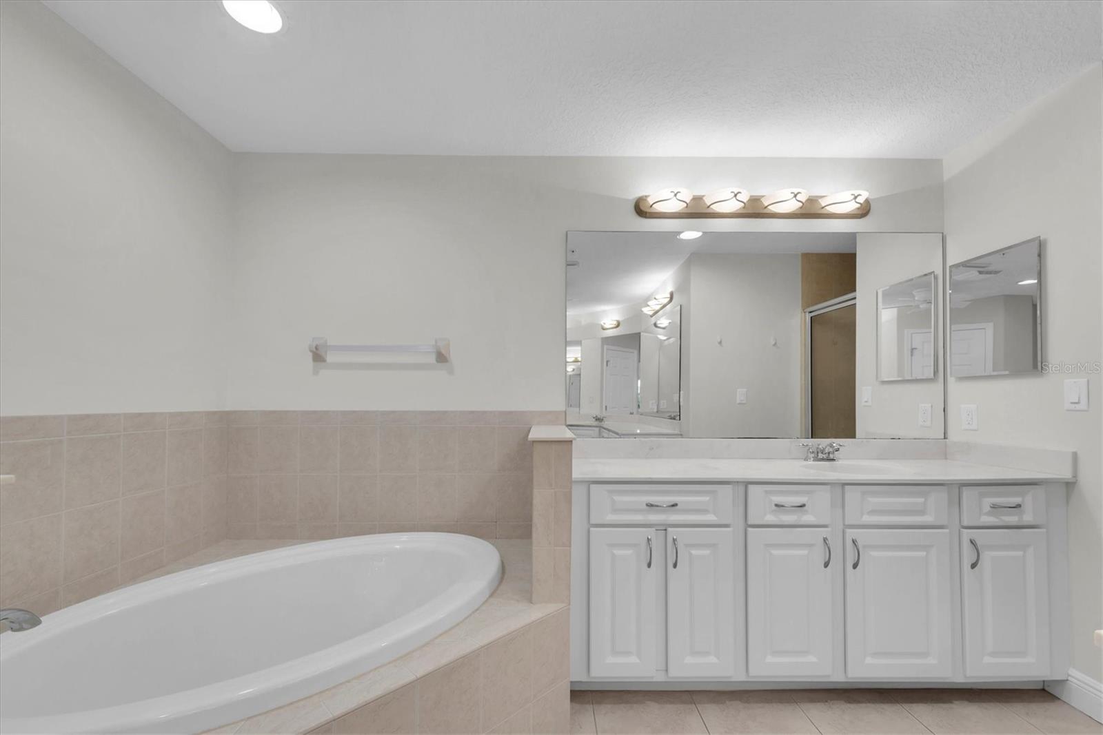 7069 KEY HAVEN RD #302, SEMINOLE, FL, 33777