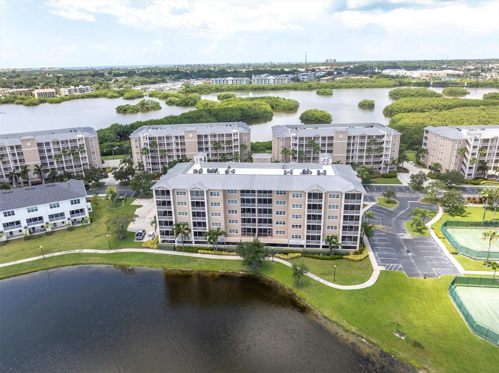 7069 KEY HAVEN RD #302, SEMINOLE, FL, 33777