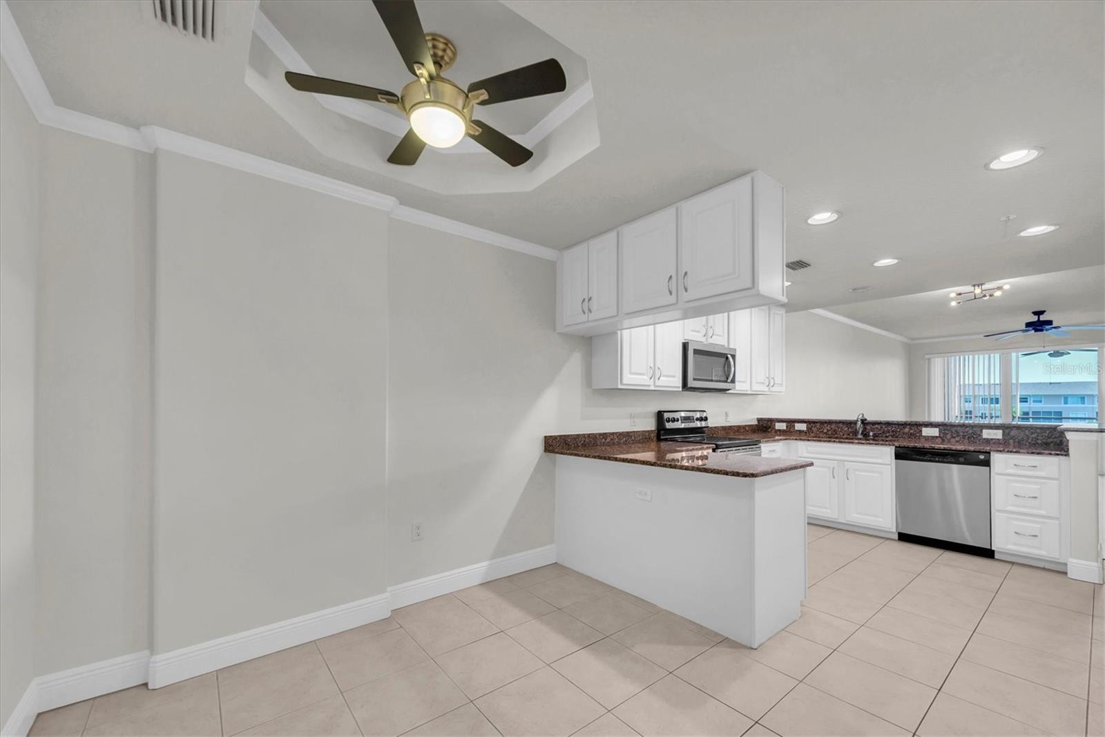 7069 KEY HAVEN RD #302, SEMINOLE, FL, 33777