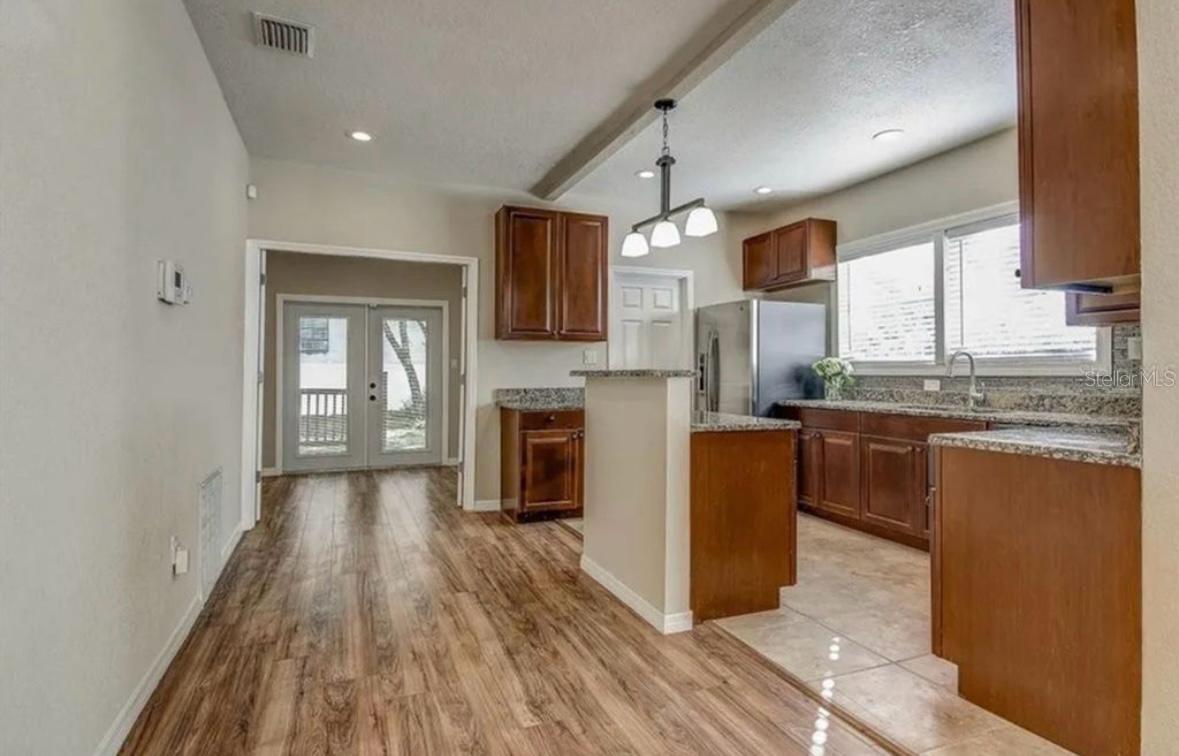 3625 E MOHAWK AVE, TAMPA, FL, 33610