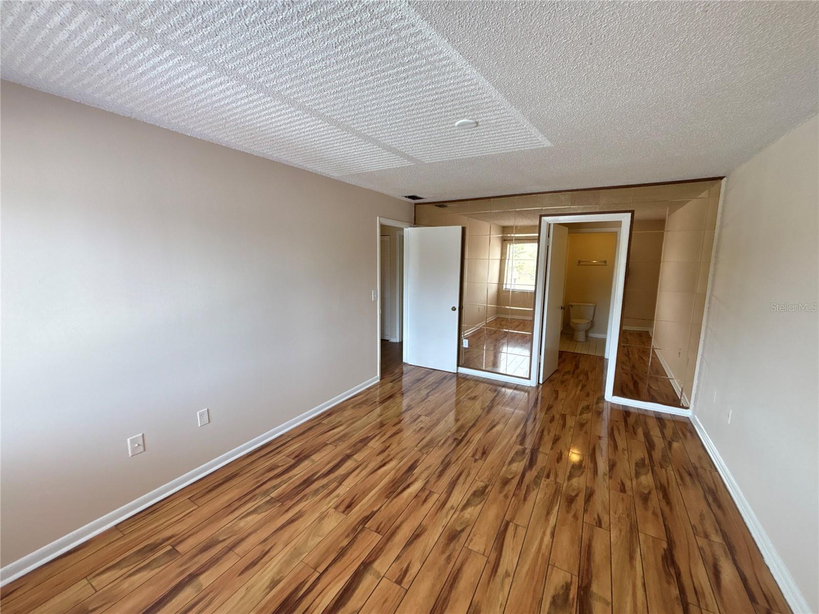 5169 VINELAND RD #B208, ORLANDO, FL, 32811