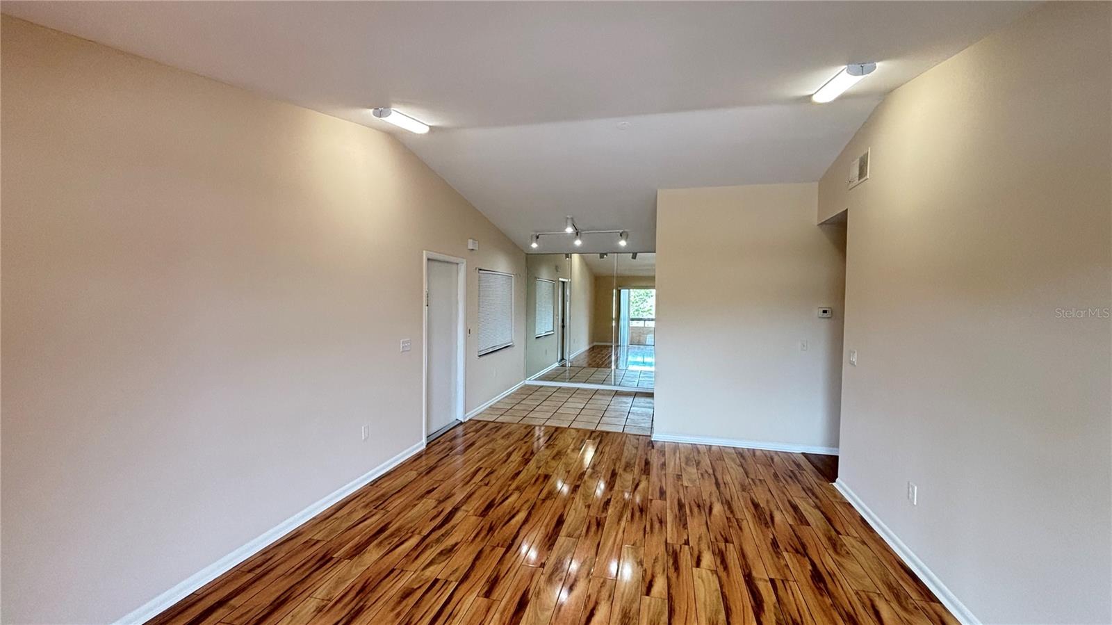 5169 VINELAND RD #B208, ORLANDO, FL, 32811