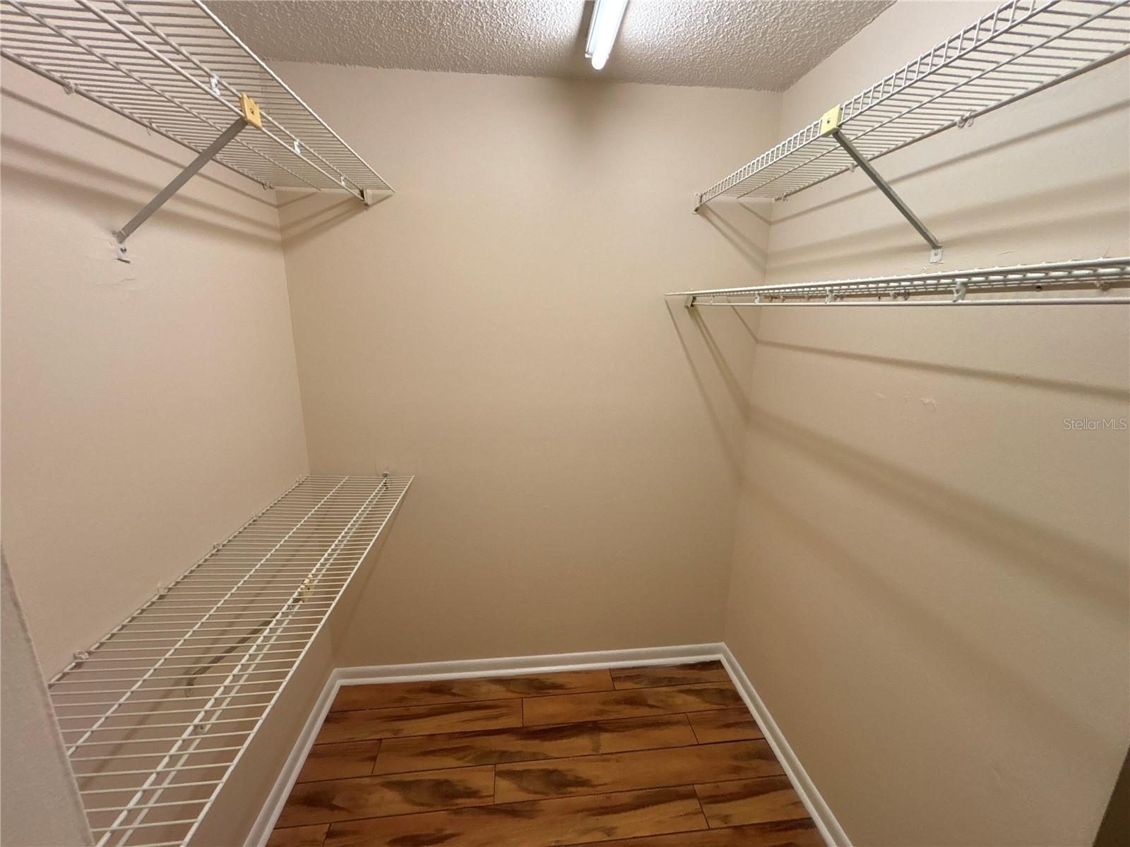 5169 VINELAND RD #B208, ORLANDO, FL, 32811