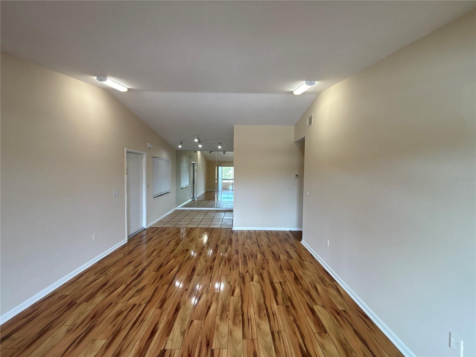 5169 VINELAND RD #B208, ORLANDO, FL, 32811