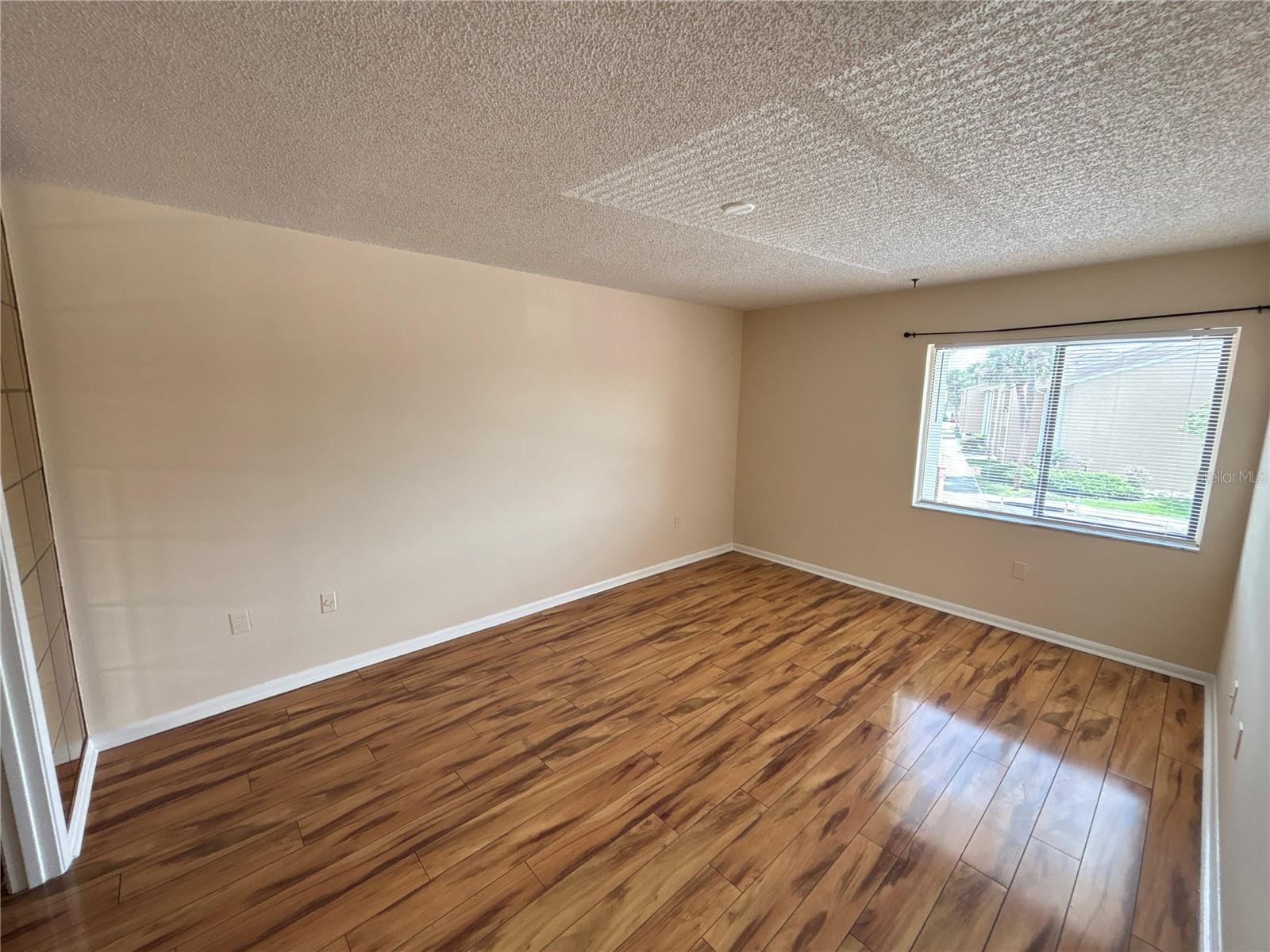 5169 VINELAND RD #B208, ORLANDO, FL, 32811