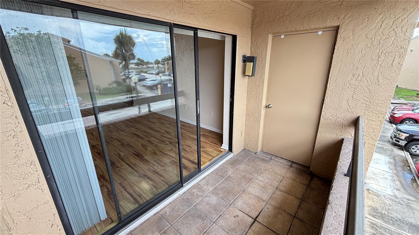 5169 VINELAND RD #B208, ORLANDO, FL, 32811