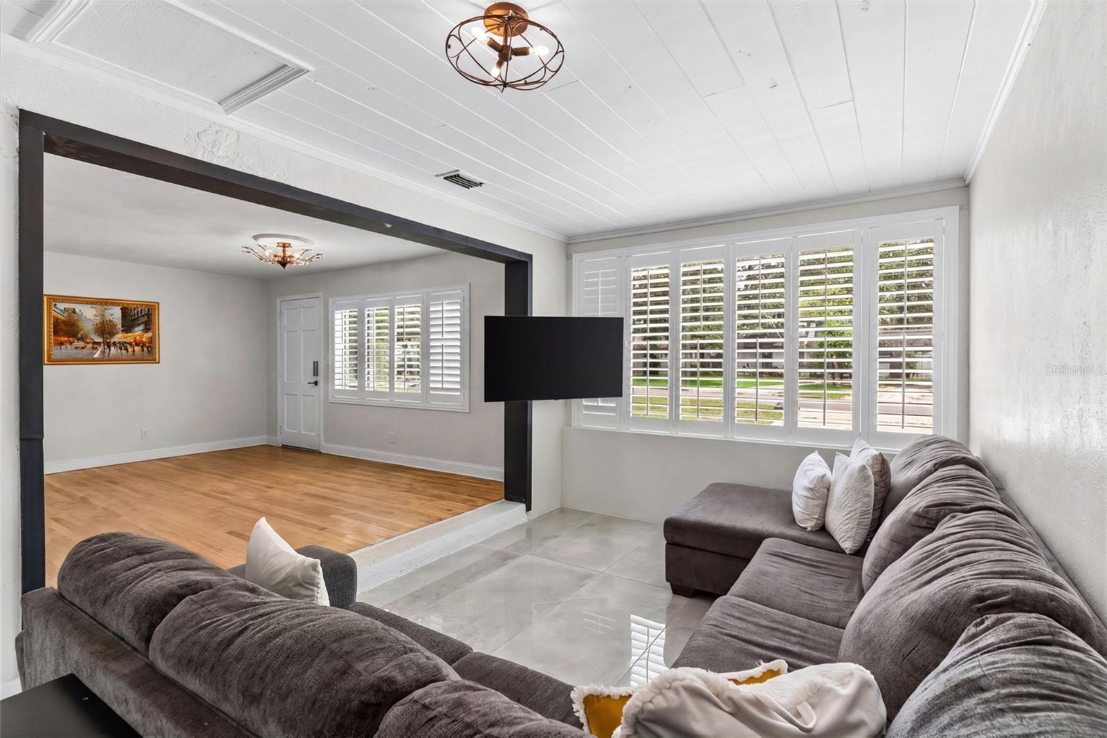 4104 W KNIGHTS AVE, TAMPA, FL, 33611