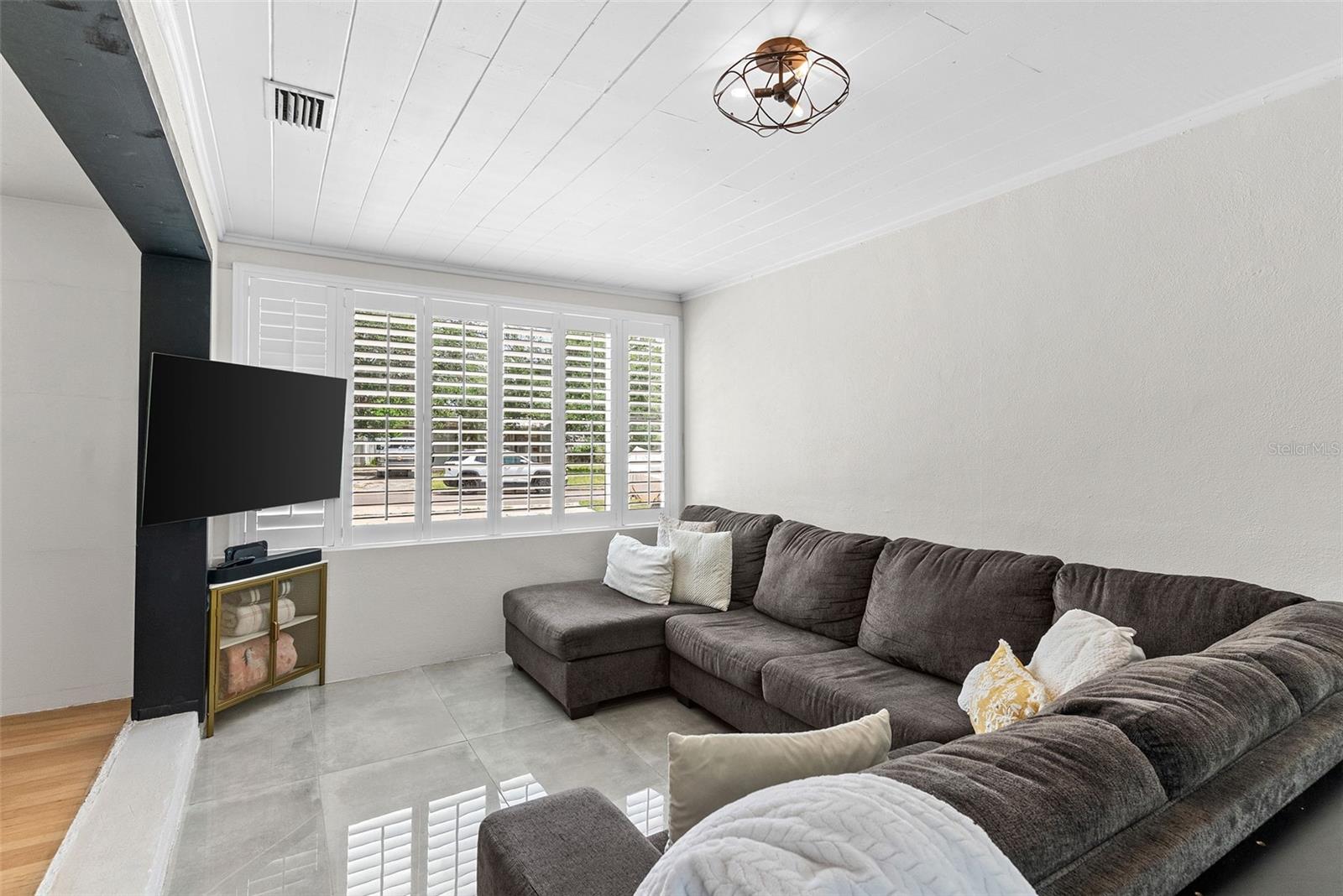 4104 W KNIGHTS AVE, TAMPA, FL, 33611