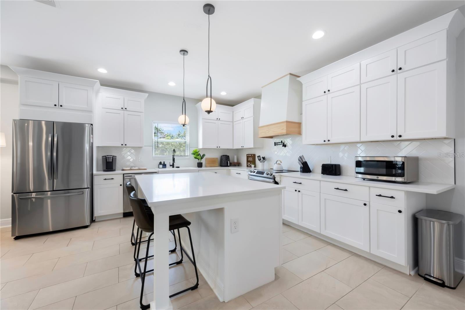 707 N DISSTON AVE, TARPON SPRINGS, FL, 34689