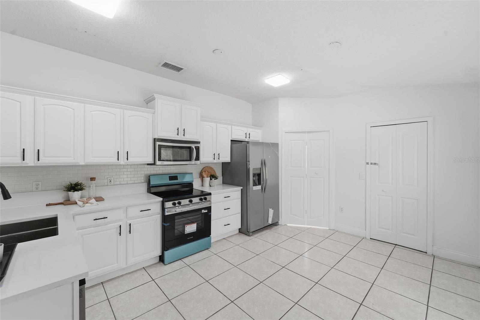 2068 DIXIE BELLE AVE, DELTONA, FL, 32725
