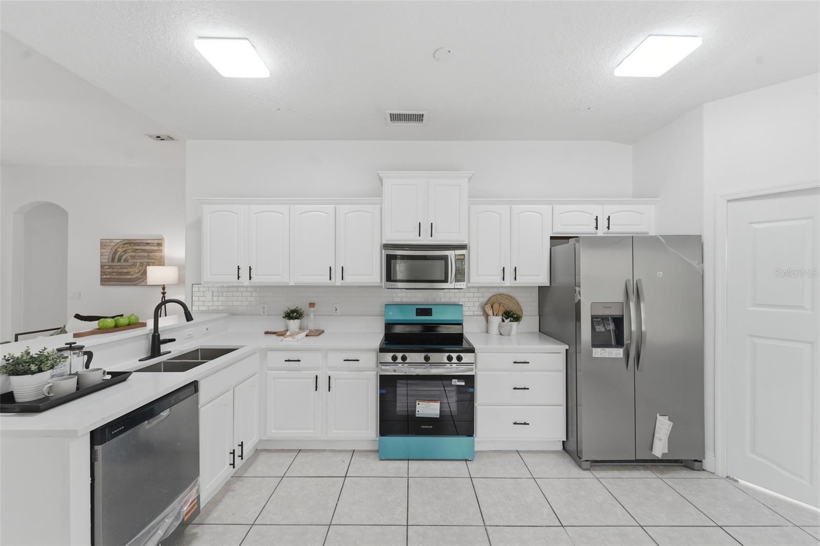 2068 DIXIE BELLE AVE, DELTONA, FL, 32725