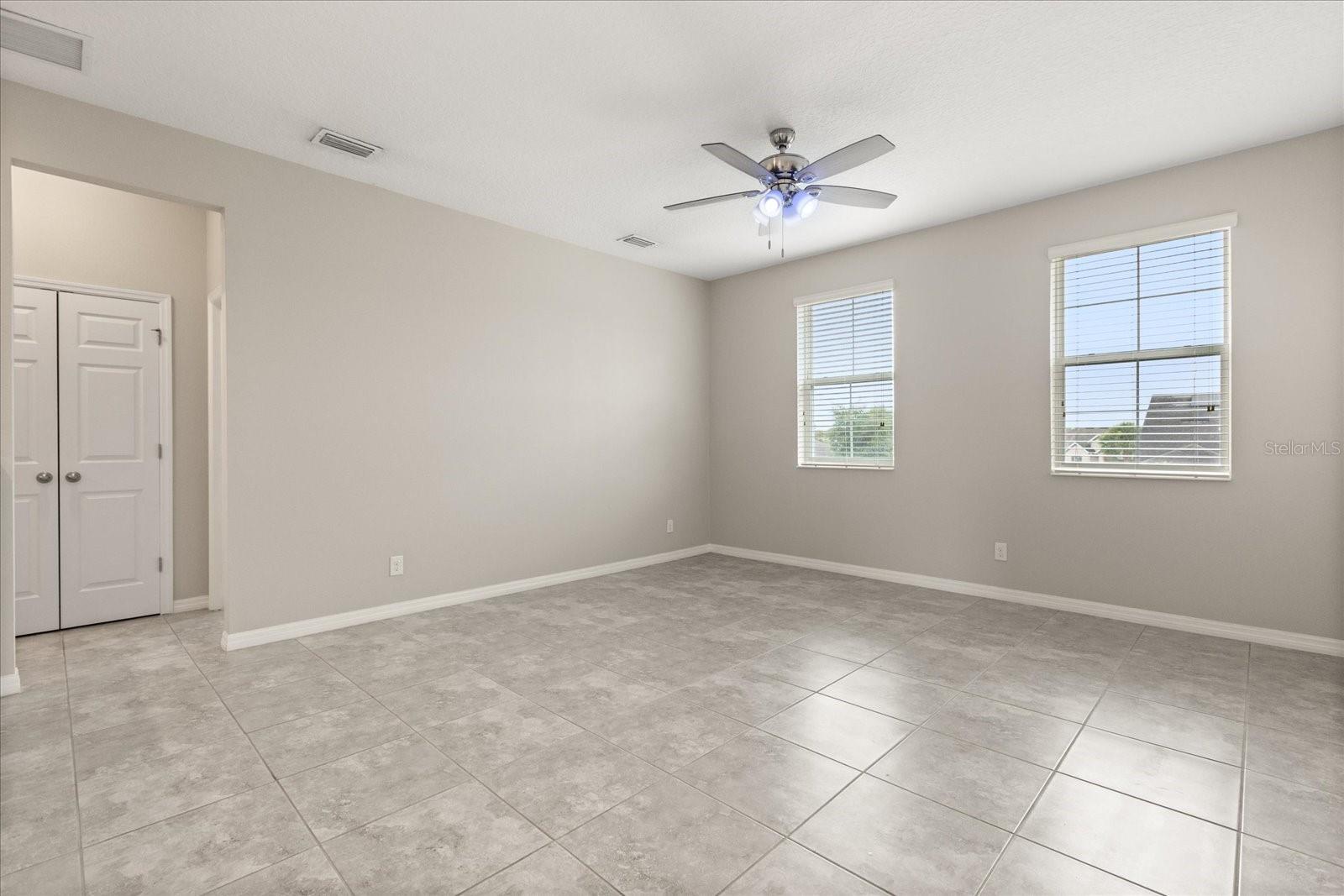 1046 GRAND HILLTOP DR, APOPKA, FL, 32703